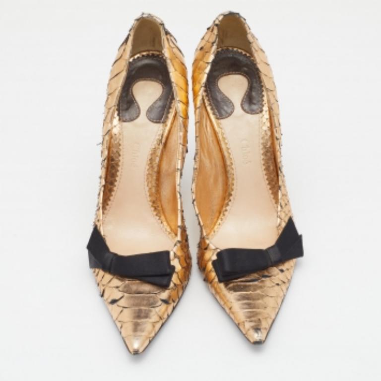 Chloe Metallic Gold Python Leather Bow Detail Pointed Toe Pumps Size 38.5 For Sale 5