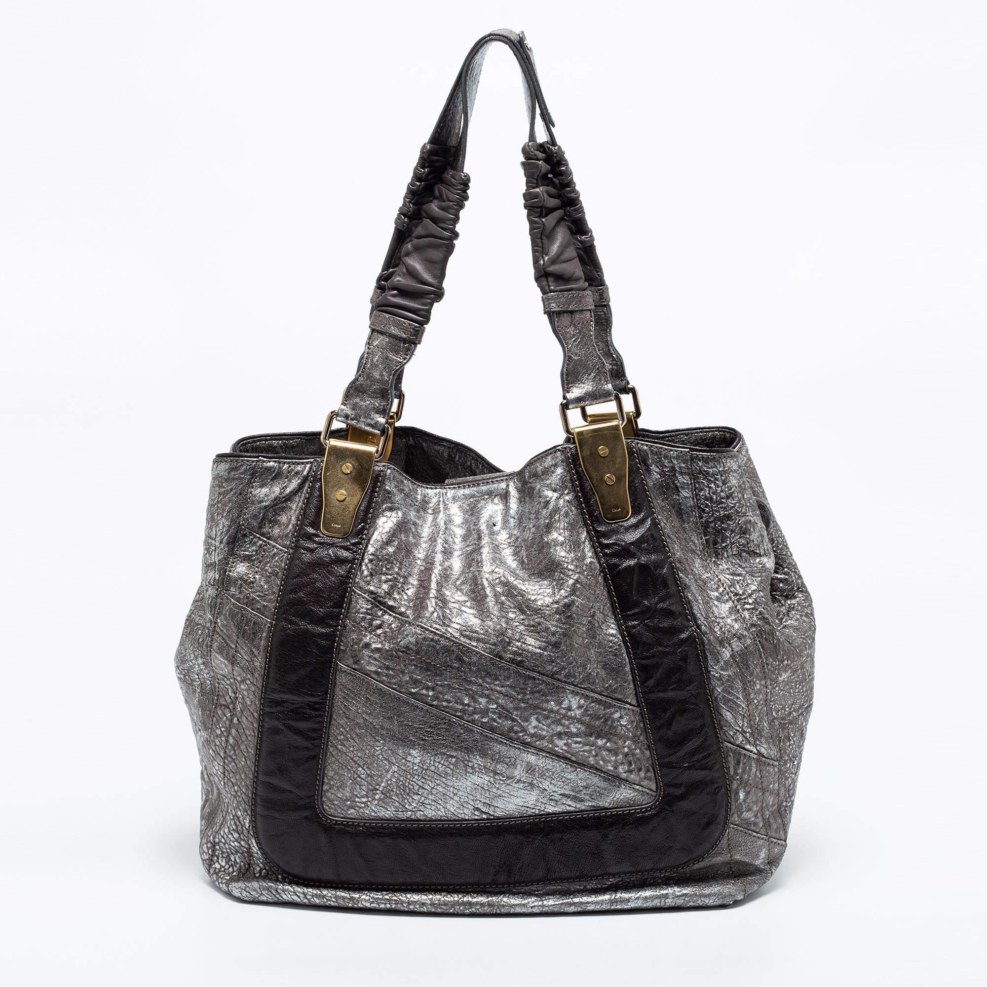 Appreciated for its feminine designs, Chloe celebrates beauty through its unmatched craftsmanship and versatile silhouettes. This shopper tote is made from pebbled leather and is enriched with exquisite details. To offer you practical ease, it is