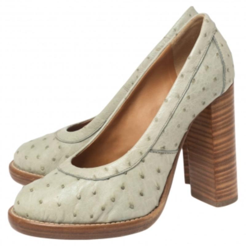 Chloe Mint Green Ostrich Leather Round-Toe Pumps Size 36 In Good Condition For Sale In Dubai, Al Qouz 2