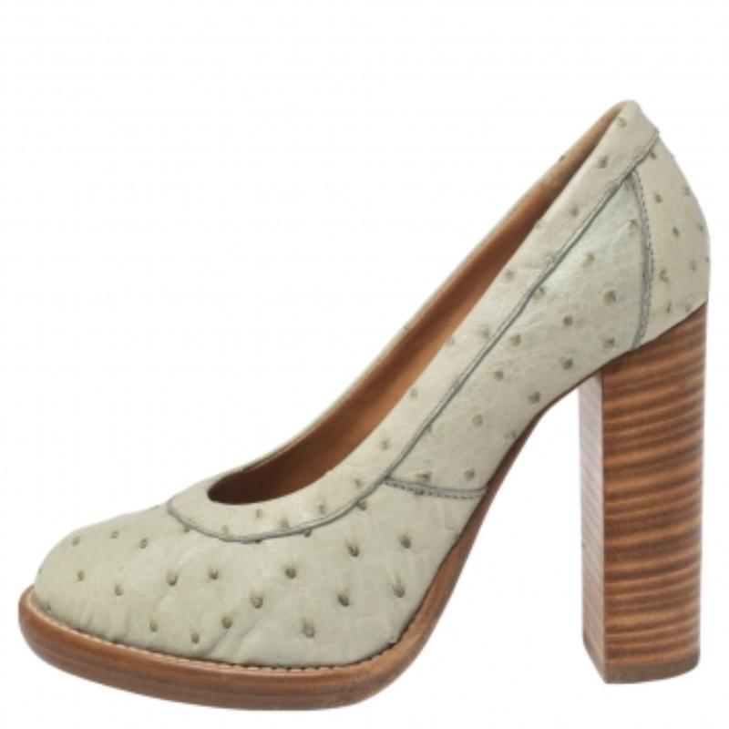 Women's Chloe Mint Green Ostrich Leather Round-Toe Pumps Size 36 For Sale