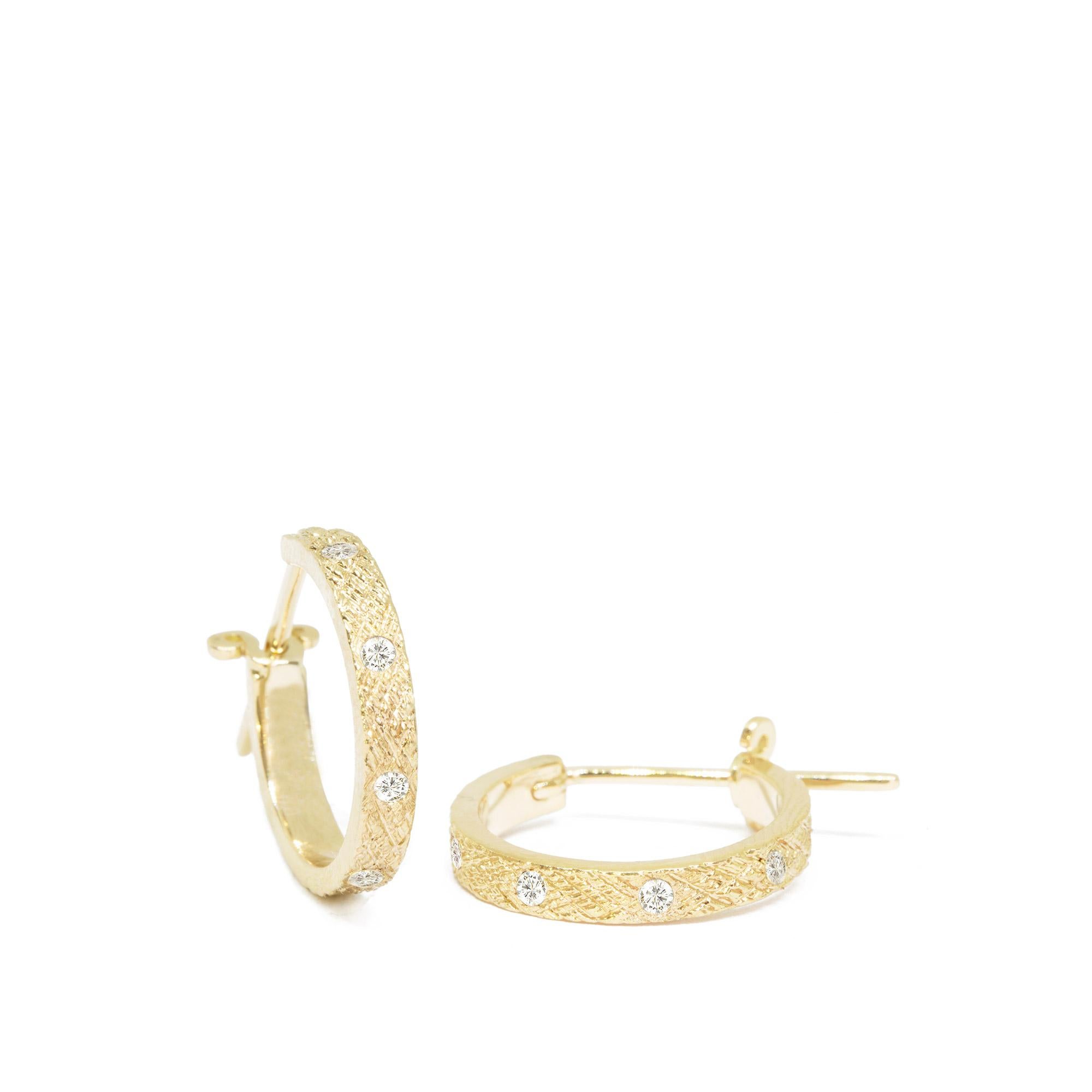 Contemporain Chloé Boucles d'oreilles en or 18 carats et pierre de lune en vente