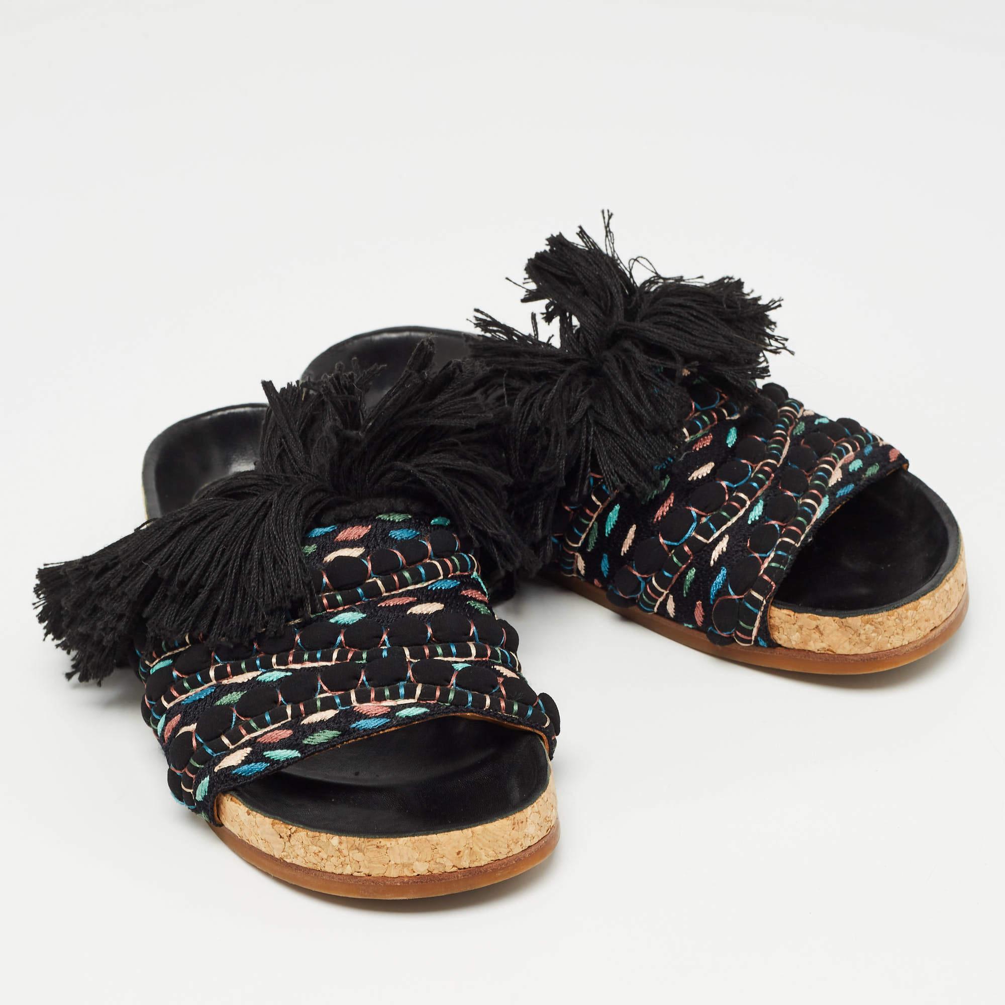 Chloe Multicolor Canvas Flat Slides Size 37 In Good Condition In Dubai, Al Qouz 2