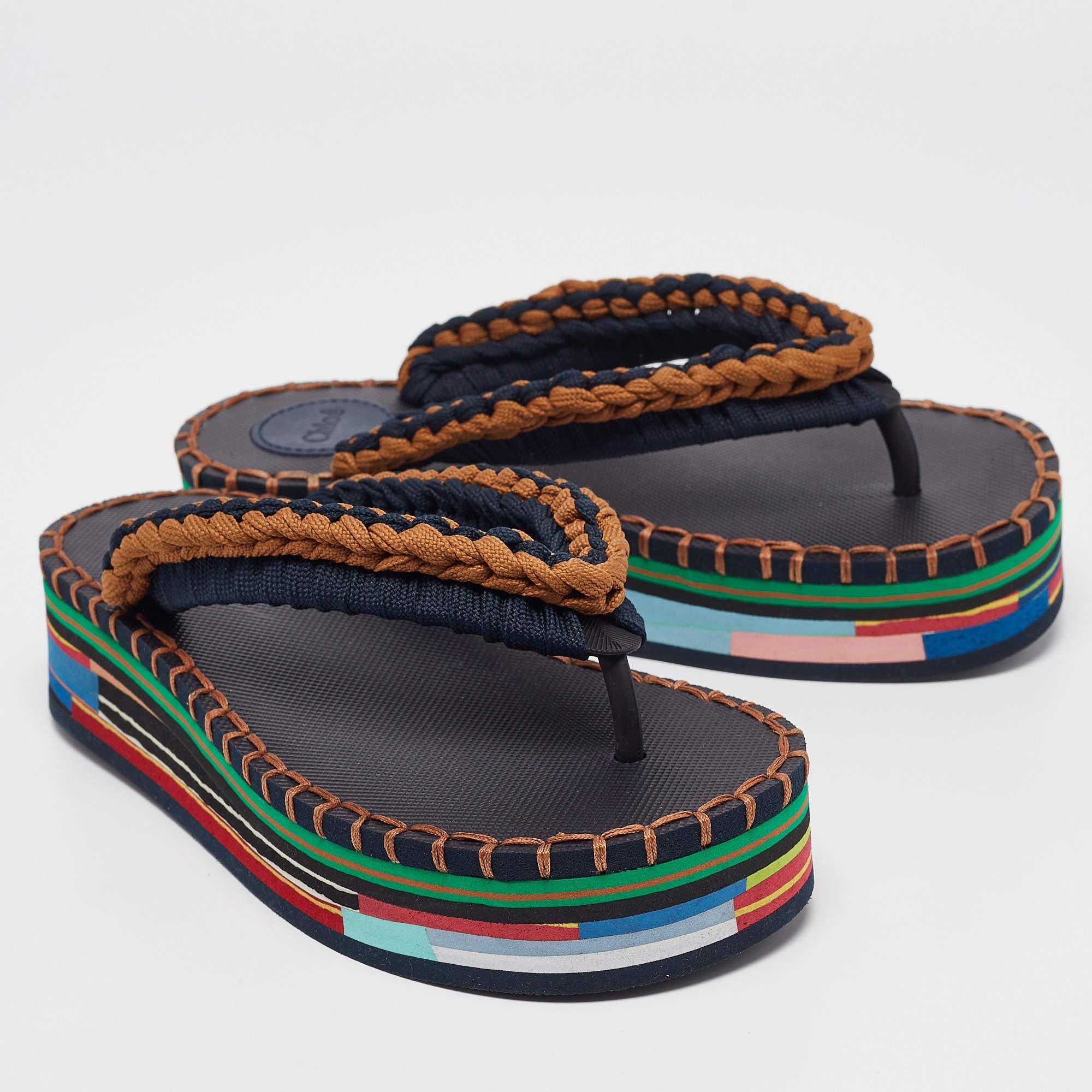 Chloé - Sandales à lanières en caoutchouc et tissu multicolore - Taille 35 Neuf - En vente à Dubai, Al Qouz 2