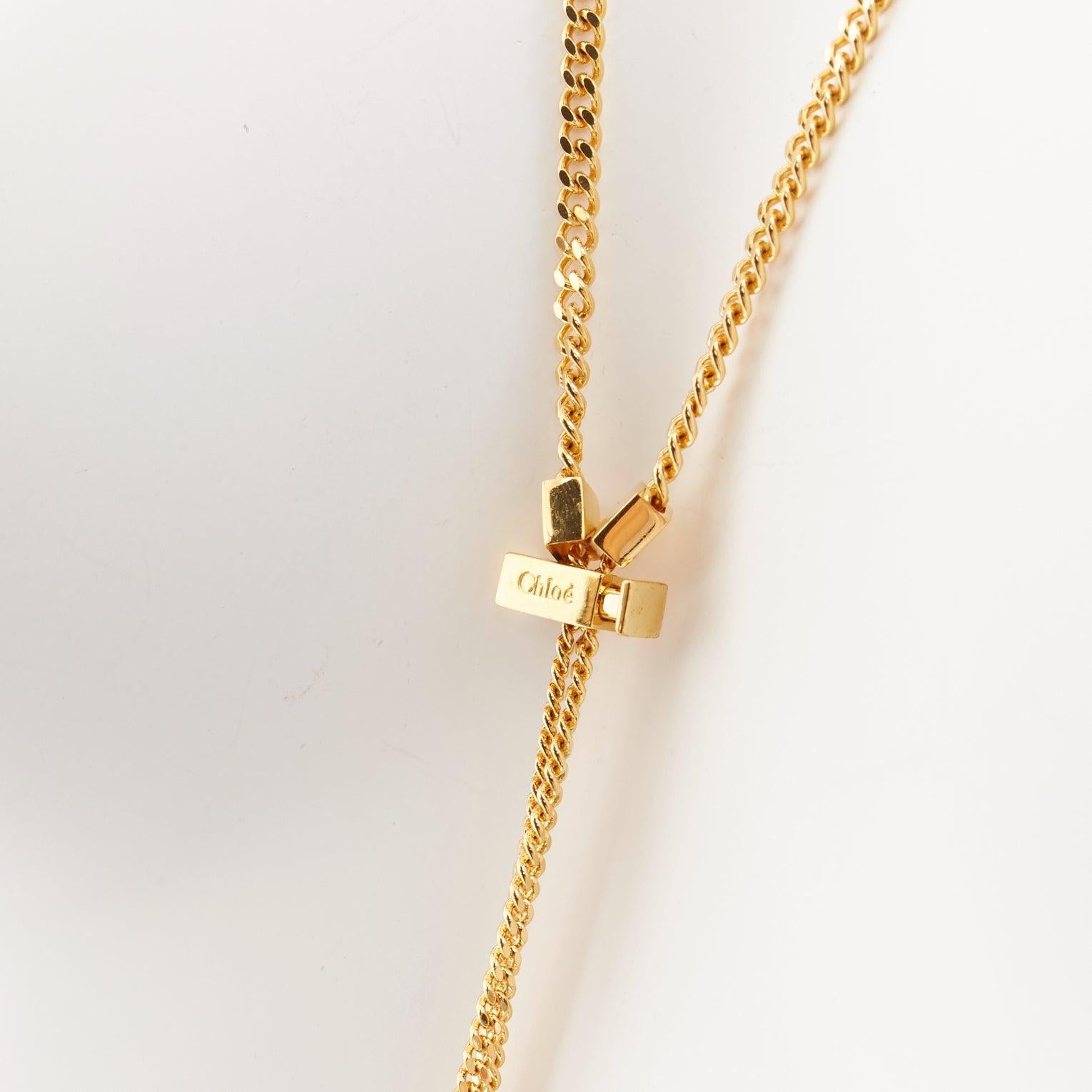 CHLOE Nicole Braunes Leder Gold Happy Schlüsselanhänger Tasche Charme lange Halskette im Angebot 2