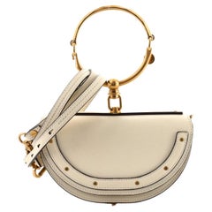 CHLOE Medium Nile gold bangle bracelet handle taupe leather saddle bag For  Sale at 1stDibs