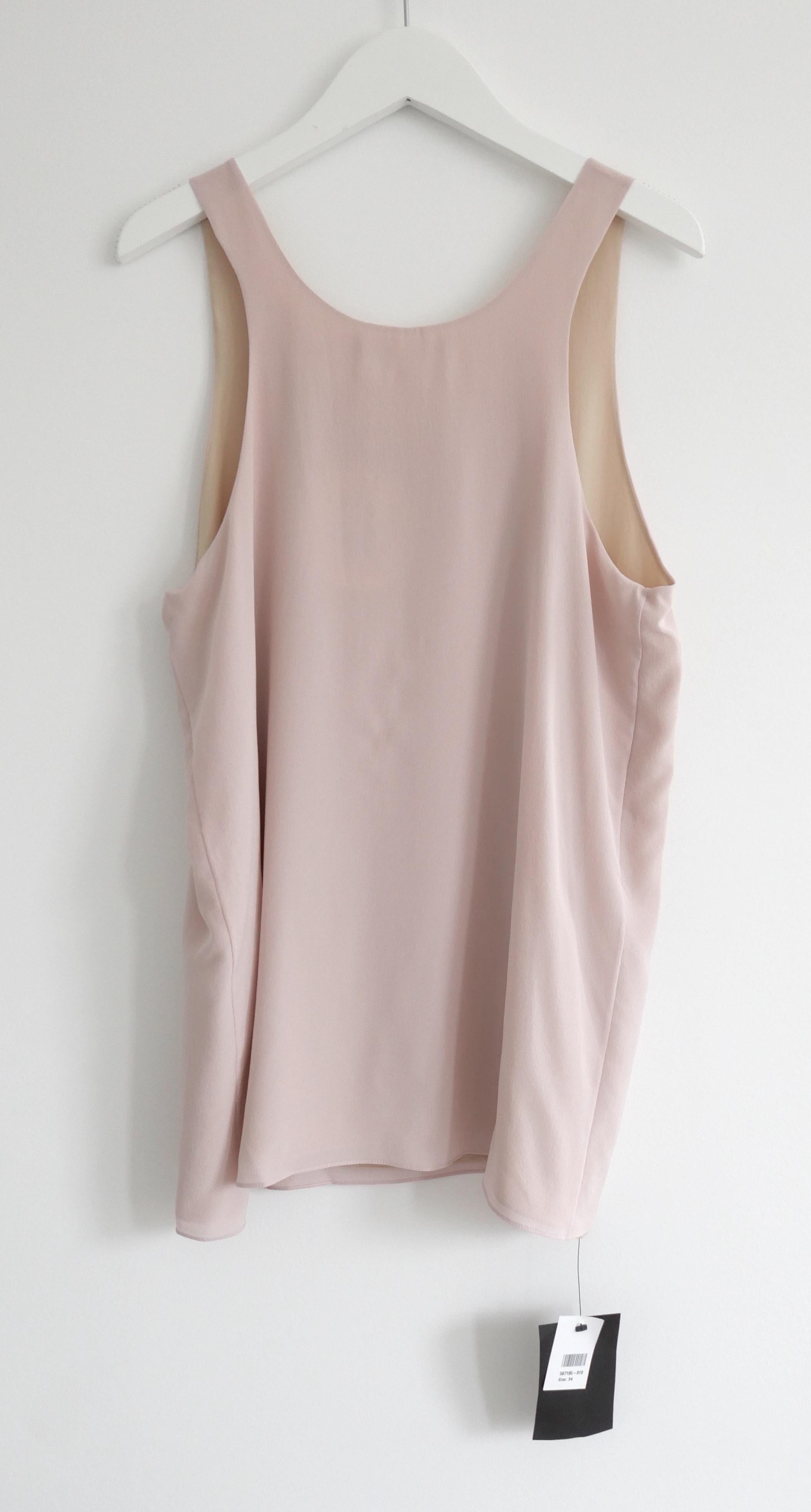 Chloe - Top gilet en soie rose nude Neuf - En vente à London, GB