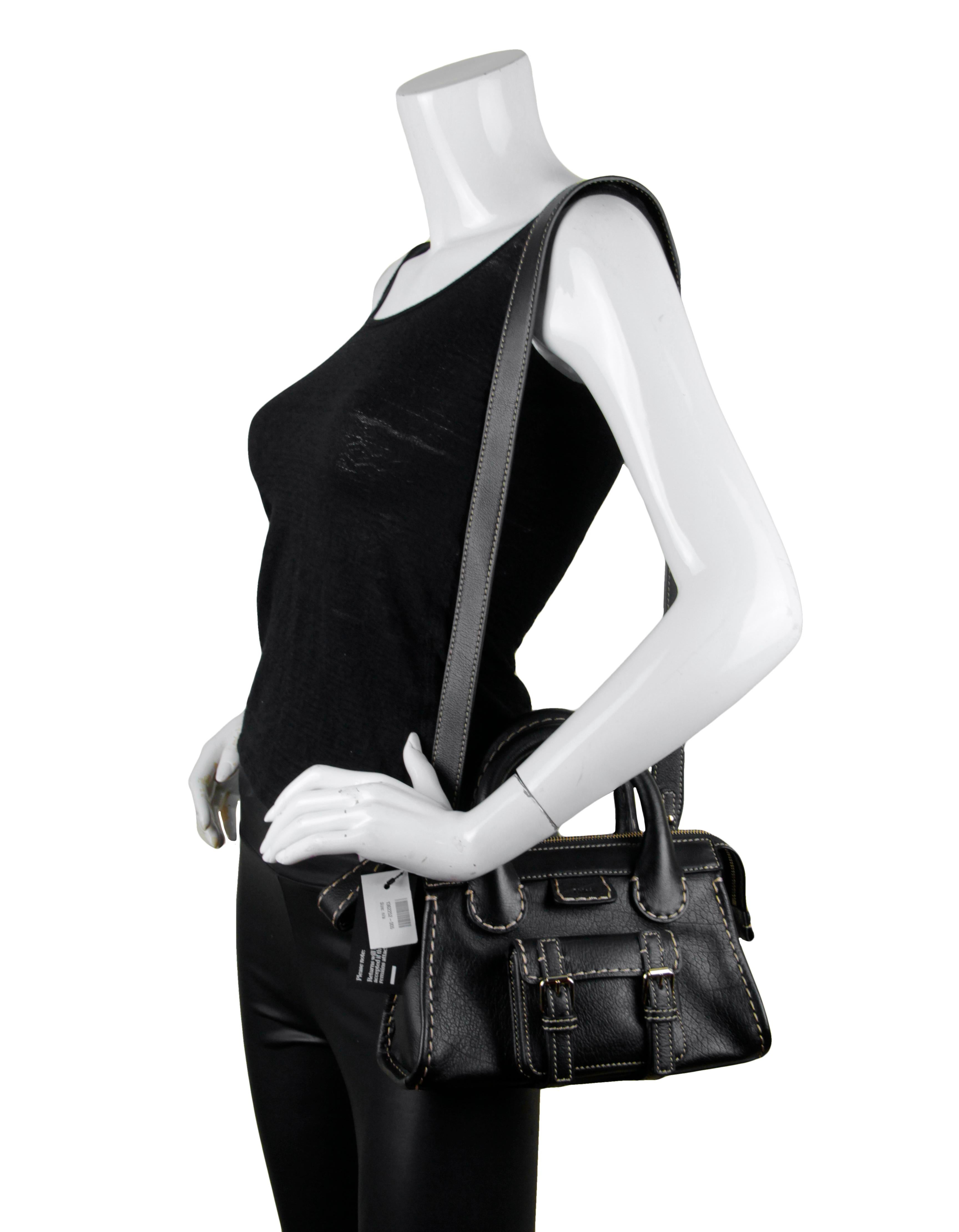 Chloe Mini Edith Crossbody Bag in pelle nera con Stitch by Stitch a contrasto

Prodotto in: Italia
Colore: nero
Ferramenta: Oro pallido
Materiali: Pelle di bufalo con cuciture a contrasto
Fodera: Fodera in cotone
Chiusura/apertura: Zip