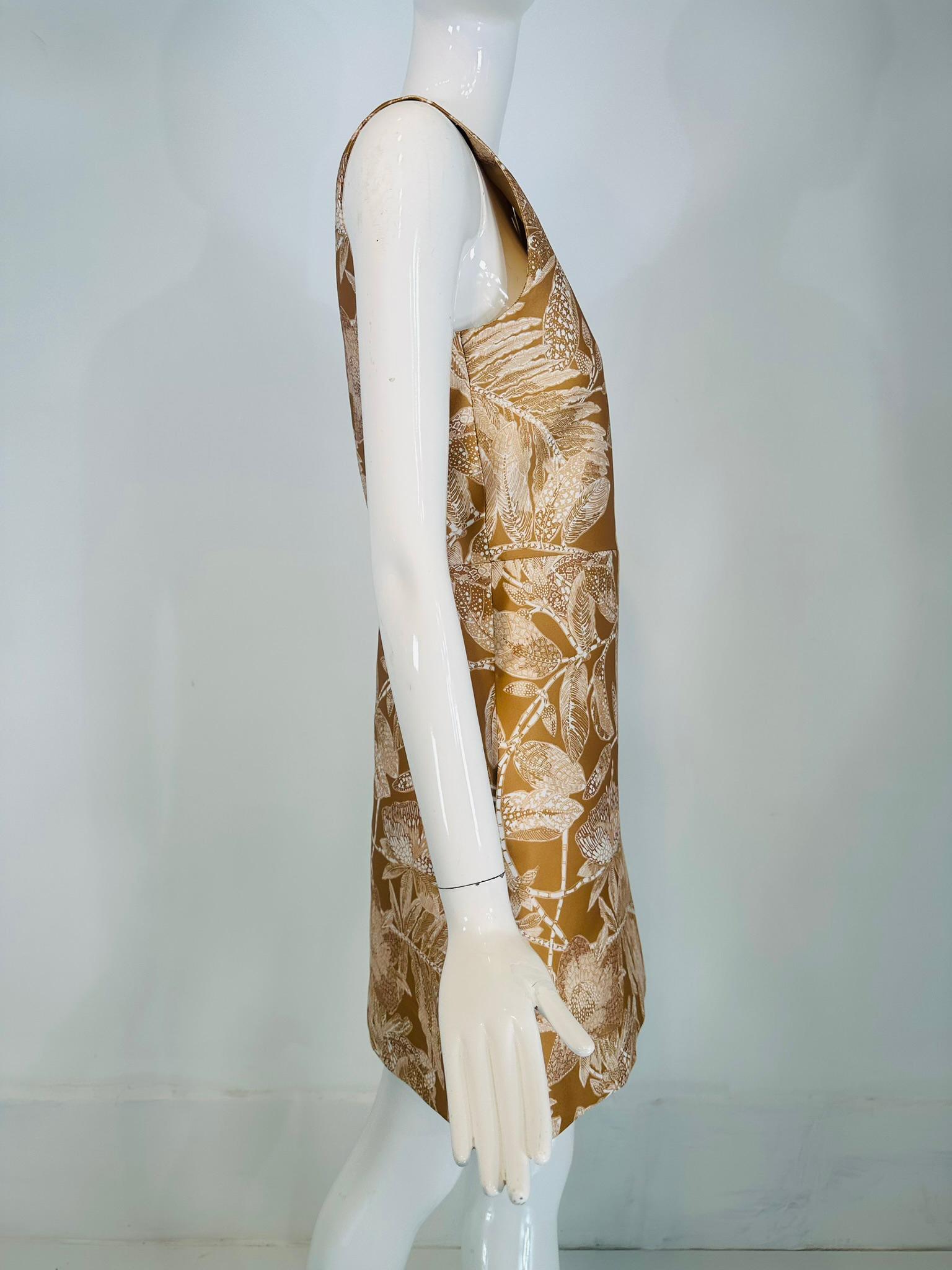 Chloe Ochre & white Floral Print Sleeveless Mini Dress with Pockets 34 In Good Condition For Sale In West Palm Beach, FL