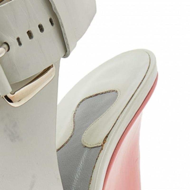 Chloe Off White Leder Pee Toe Sandalen mit Knöchelriemen Größe 39,5 Damen im Angebot