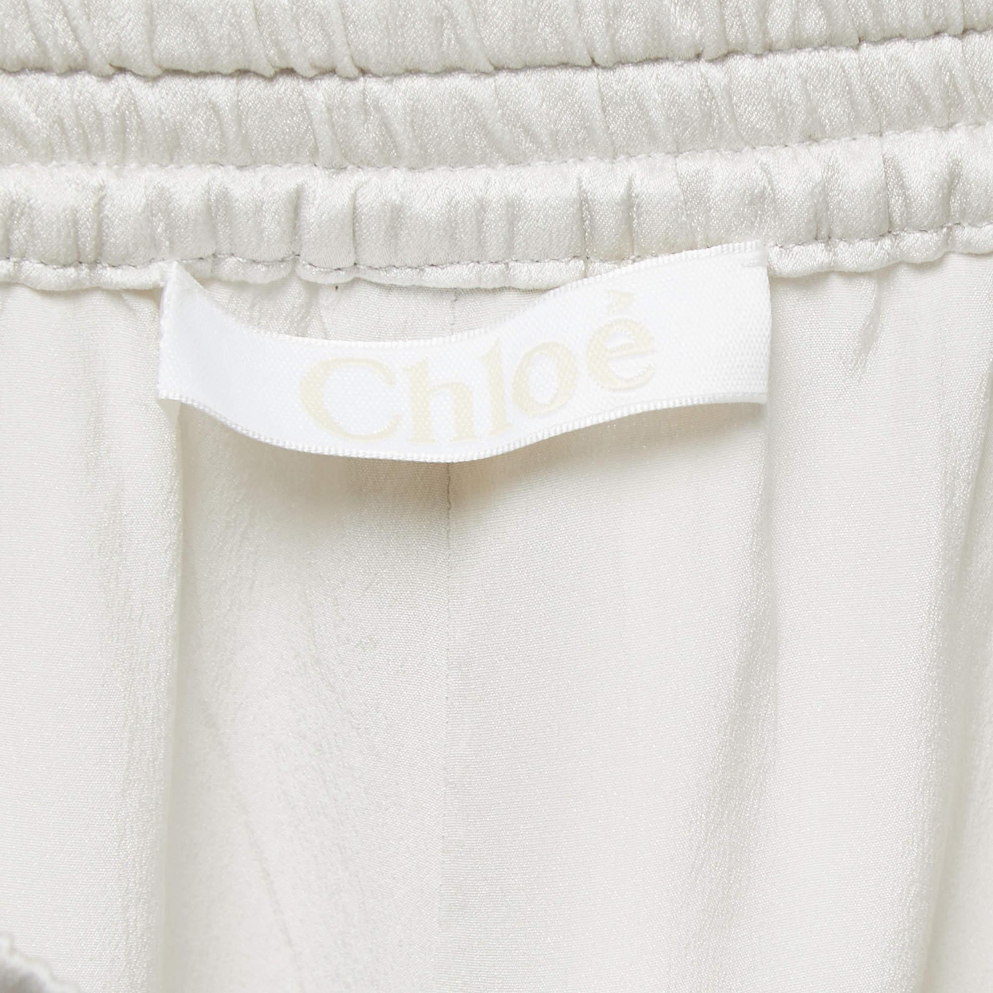 Pantaloncini Chloe Off-White in raso di seta elasticizzati in vita M. In condizioni buone in vendita a Dubai, Al Qouz 2