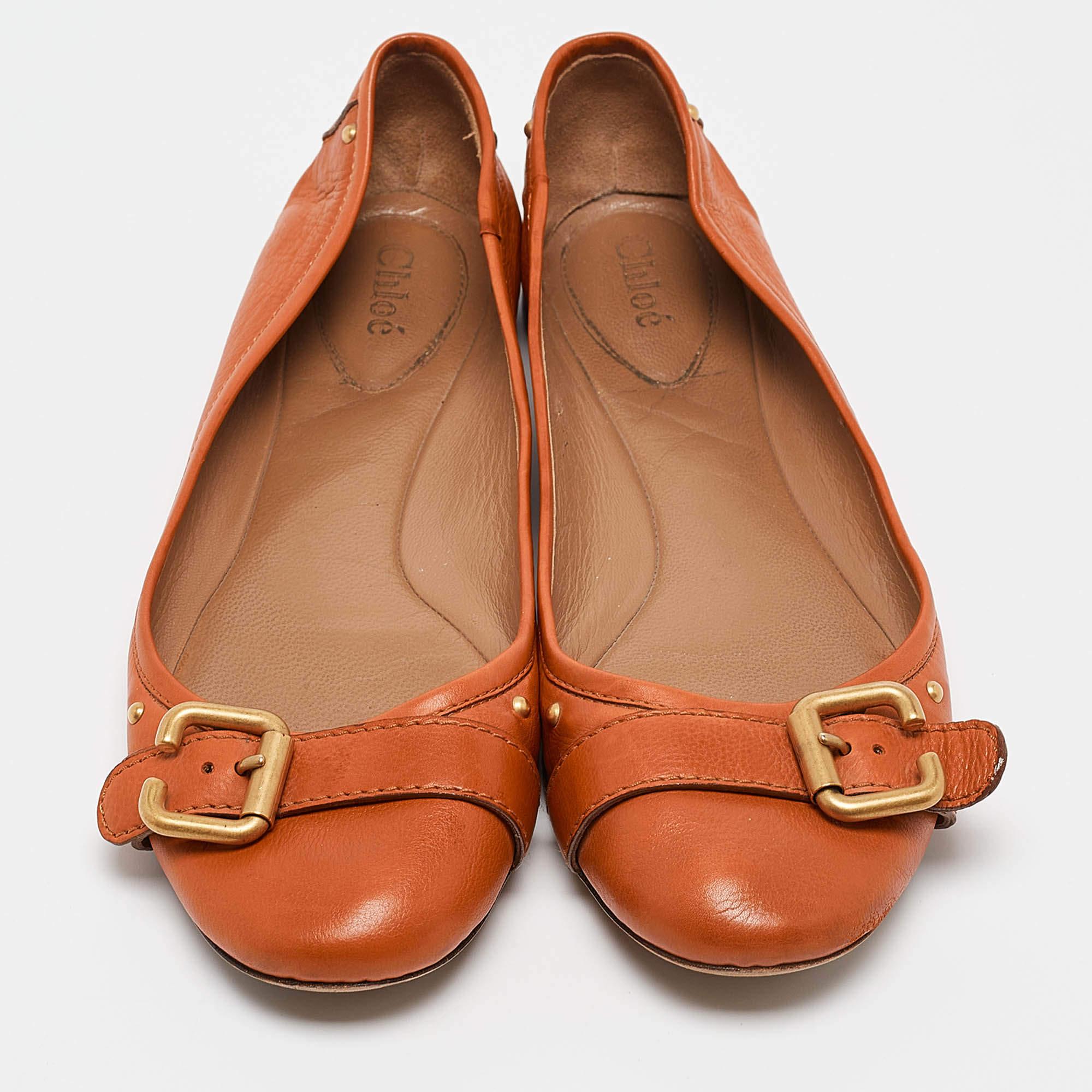 Chloe Orange Leather Ballet Flats Size 38.5 In Fair Condition In Dubai, Al Qouz 2