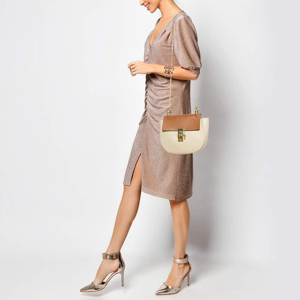 Chloe Peach/Brown Pebbled Leather Medium Drew Shoulder Bag In Good Condition For Sale In Dubai, Al Qouz 2