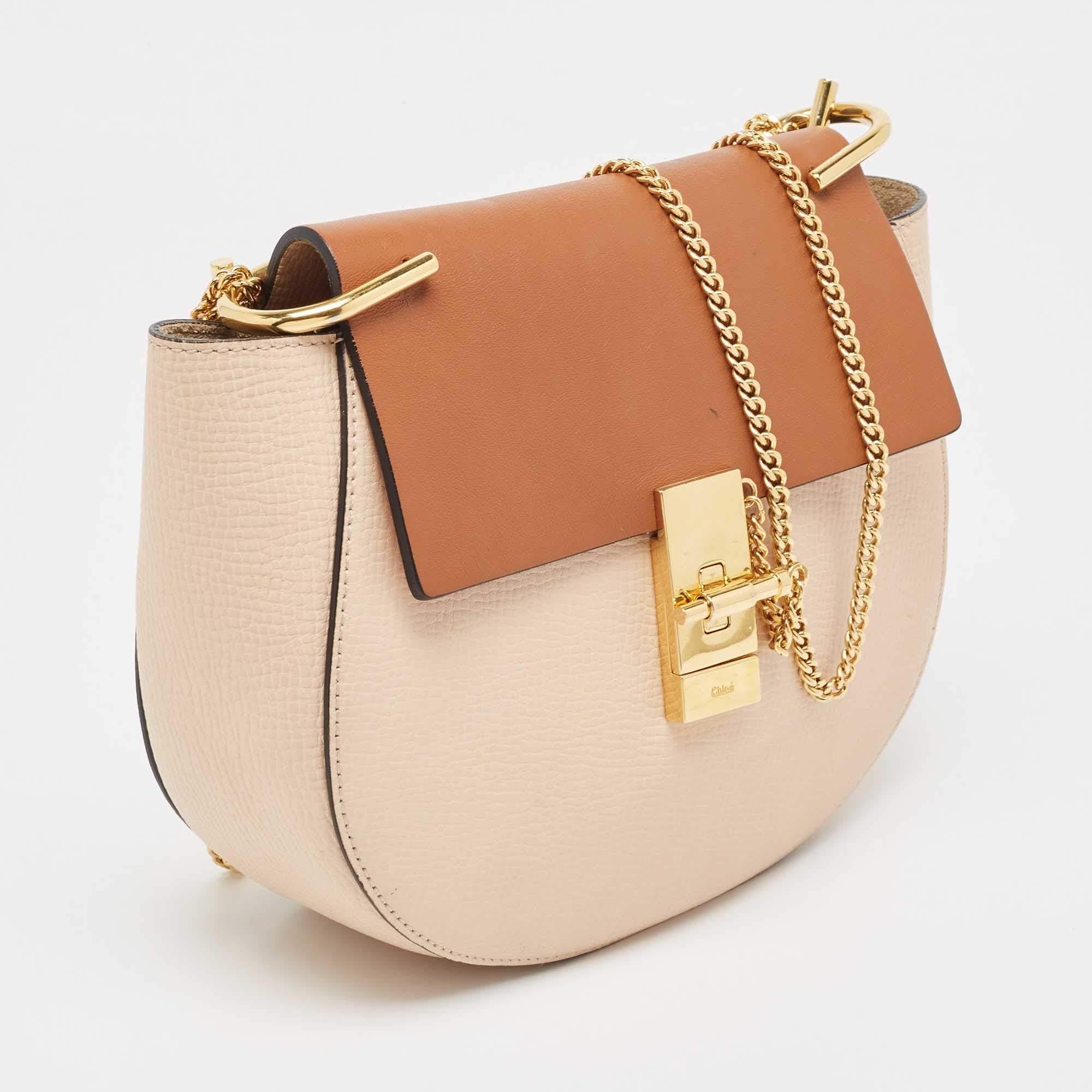 Chloe Peach/Brown Pebbled Leather Medium Drew Shoulder Bag Pour femmes en vente