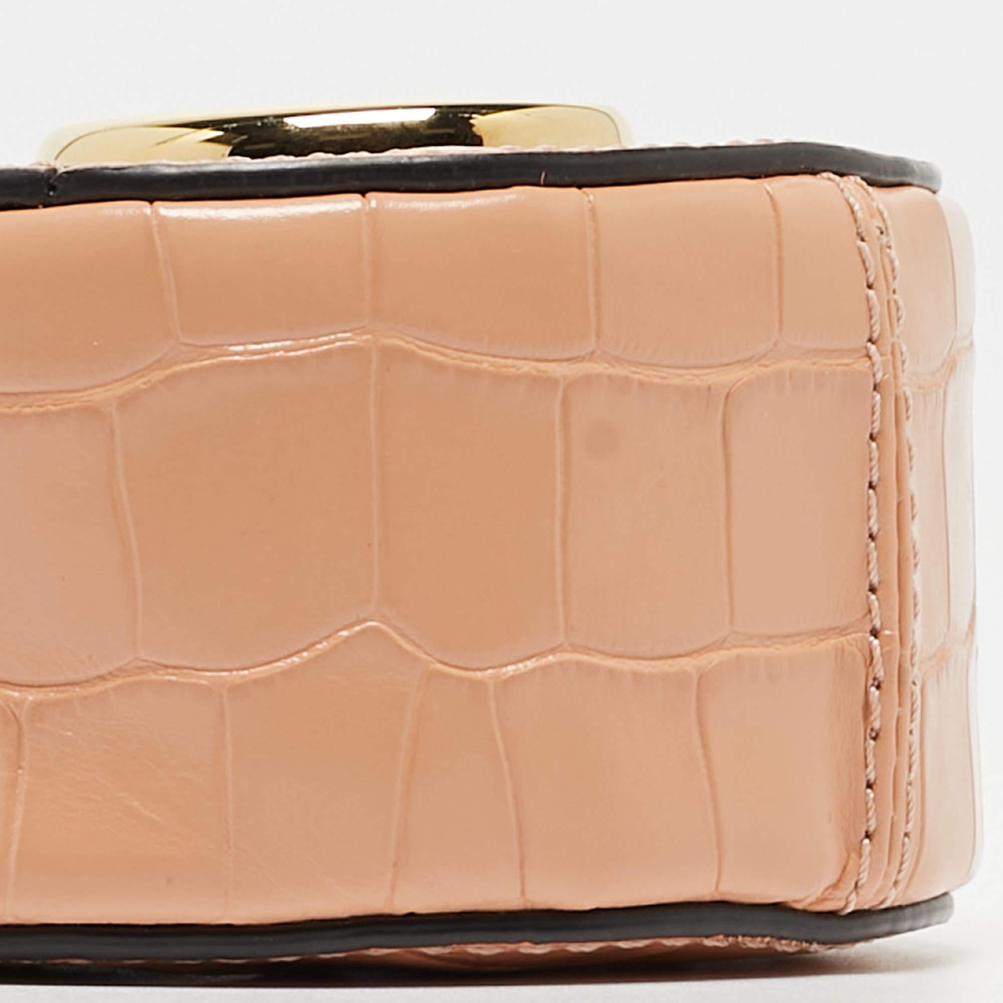 Chloe Peach Crocodile Embossed Leather Mini C Round Crossbody Bag For Sale 3
