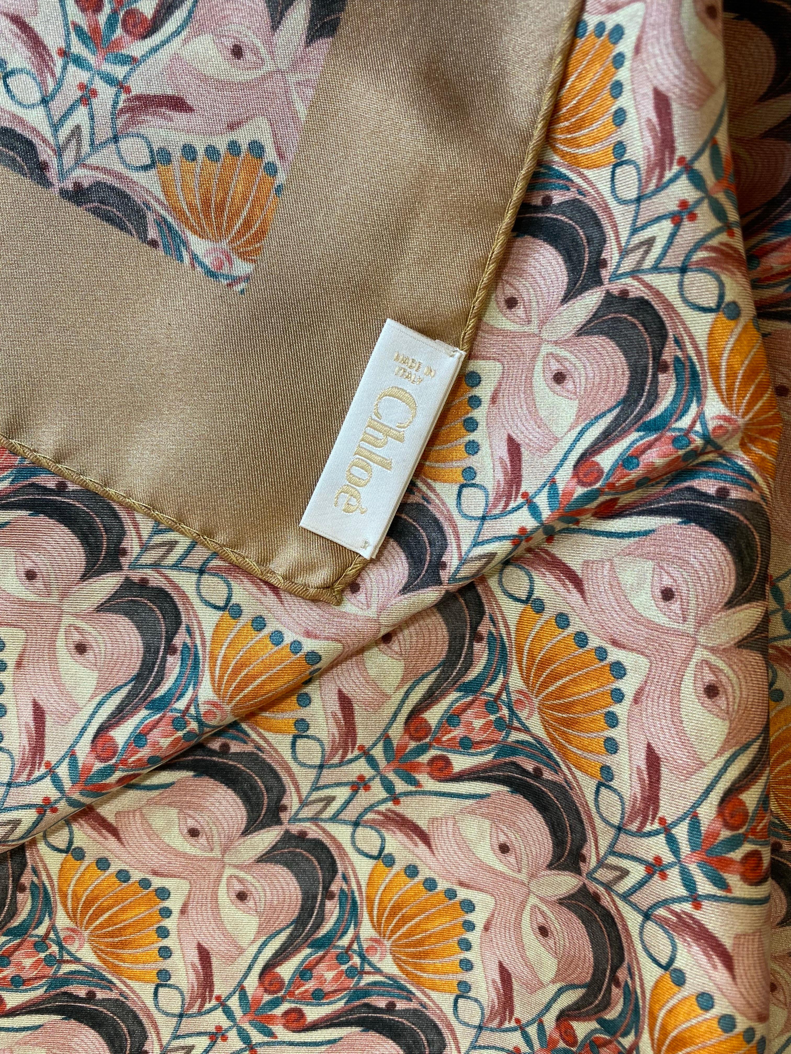 Foulard estampado rosa Chloe en Nuevo estado para la venta en Carnate, IT