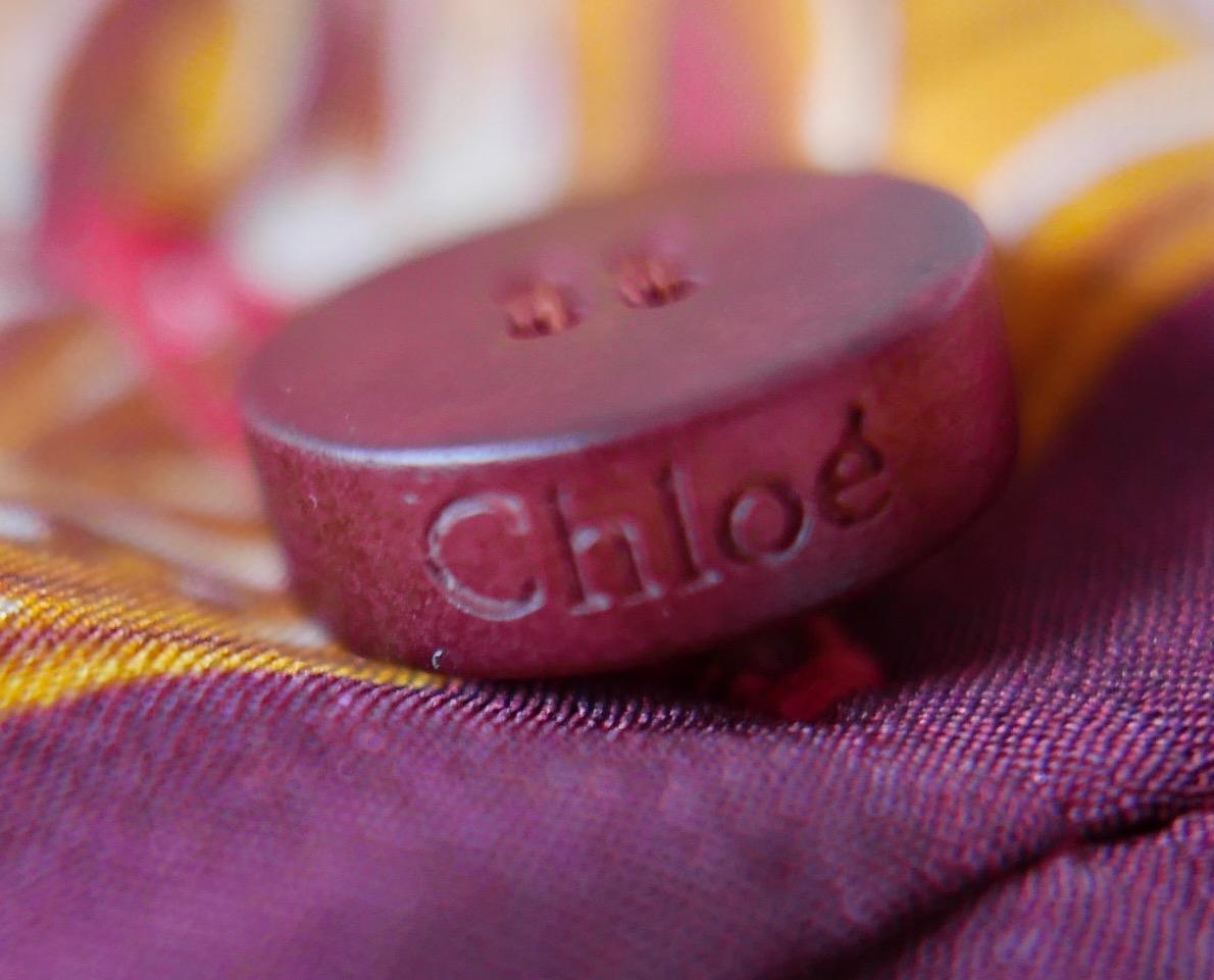 Chloe Pre-Fall 2019 Cameo-Druck-Schal-Bluse im Angebot 4