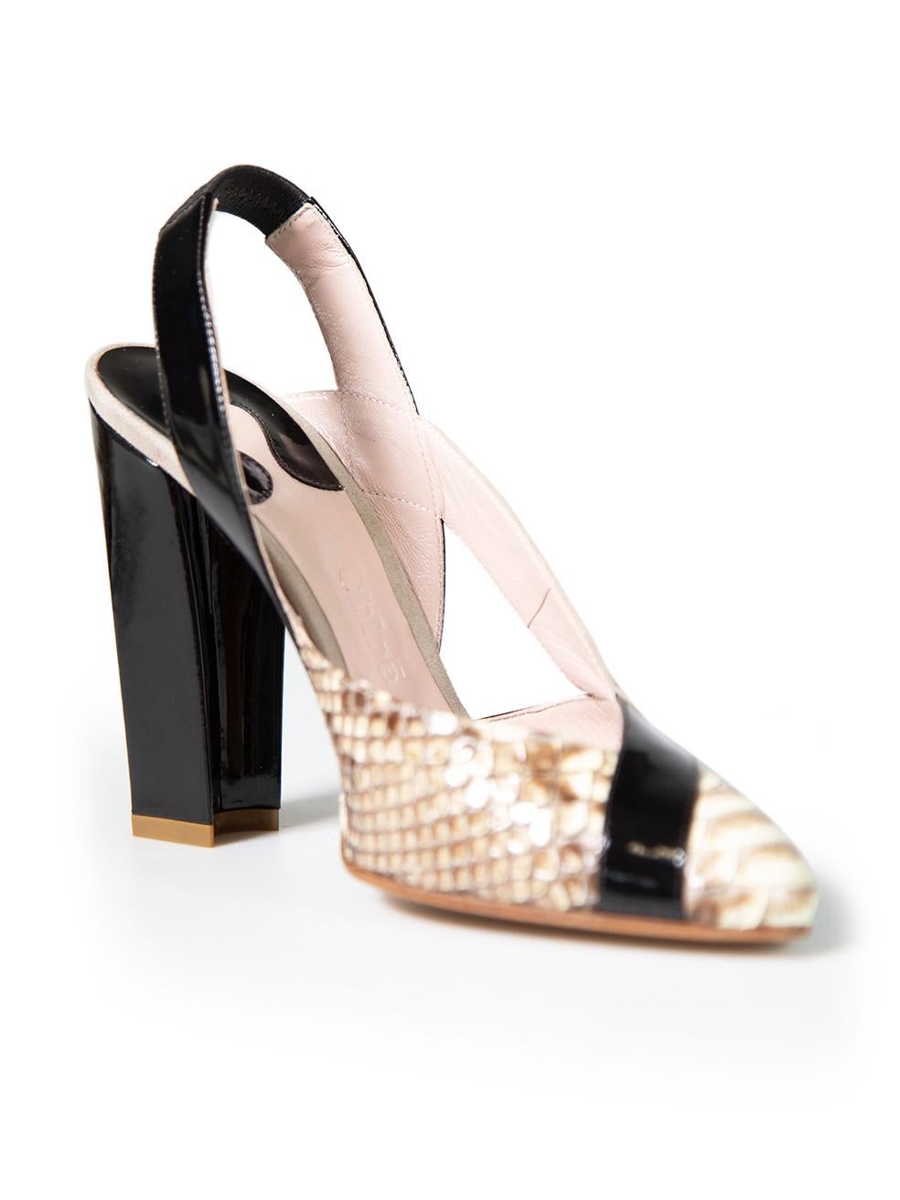 CONDITION is Very good. Minimal wear to the heels is evident. Minimal wear to the insoles is seen with a few small discolouration marks on this used Chloé designer resale item. This item comes with an original dust bag and box.
 
 
 
 Details
 
 
