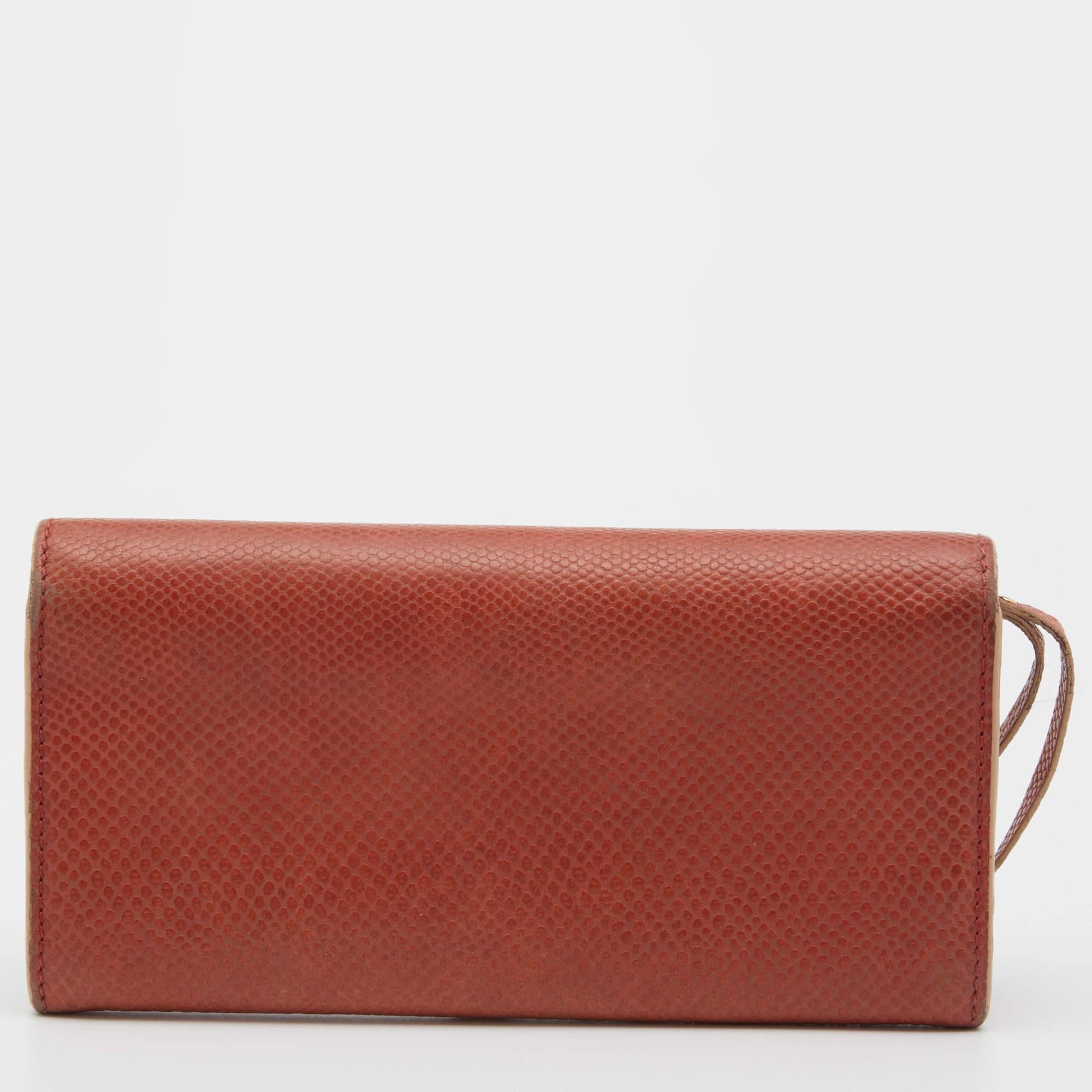 Chloe Rust Leder Flap Continental Geldbörse im Zustand „Relativ gut“ im Angebot in Dubai, Al Qouz 2