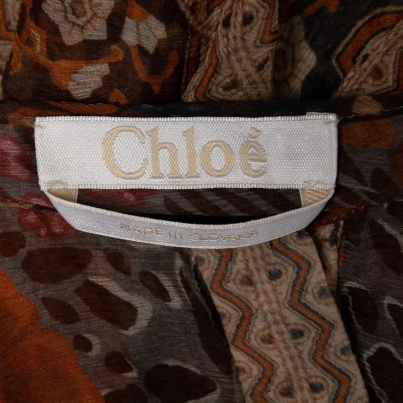 Chloe Rust Orange gedruckt Seide Chiffon geraffte Ärmel Detail Bluse L im Zustand „Gut“ im Angebot in Dubai, Al Qouz 2