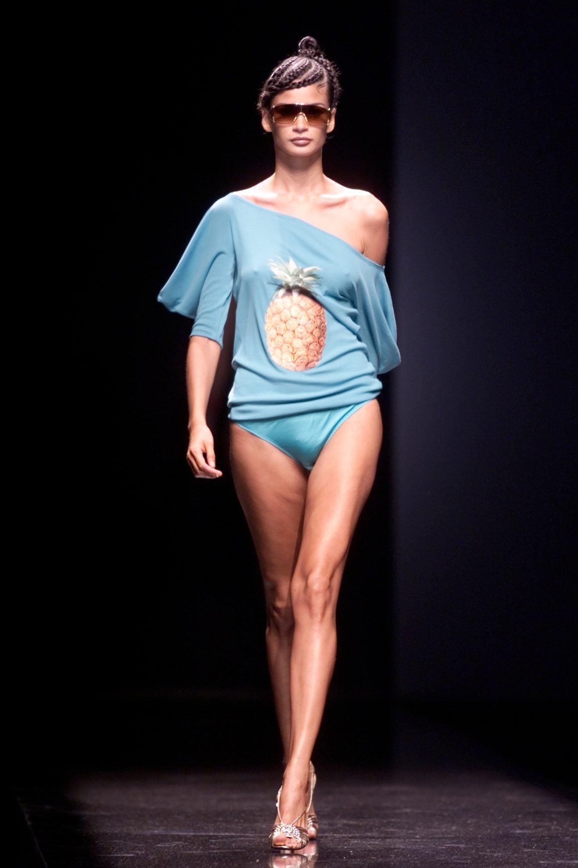 Chloé S/S 2001 Iconic Pineapple Print Puffed Shoulder Tie Front Top en vente 1