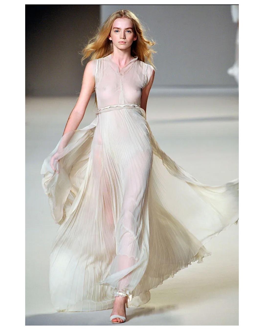 Chloe S/S10 ivory white beige chiffon silk layered sleeveless wedding dress gown For Sale 8