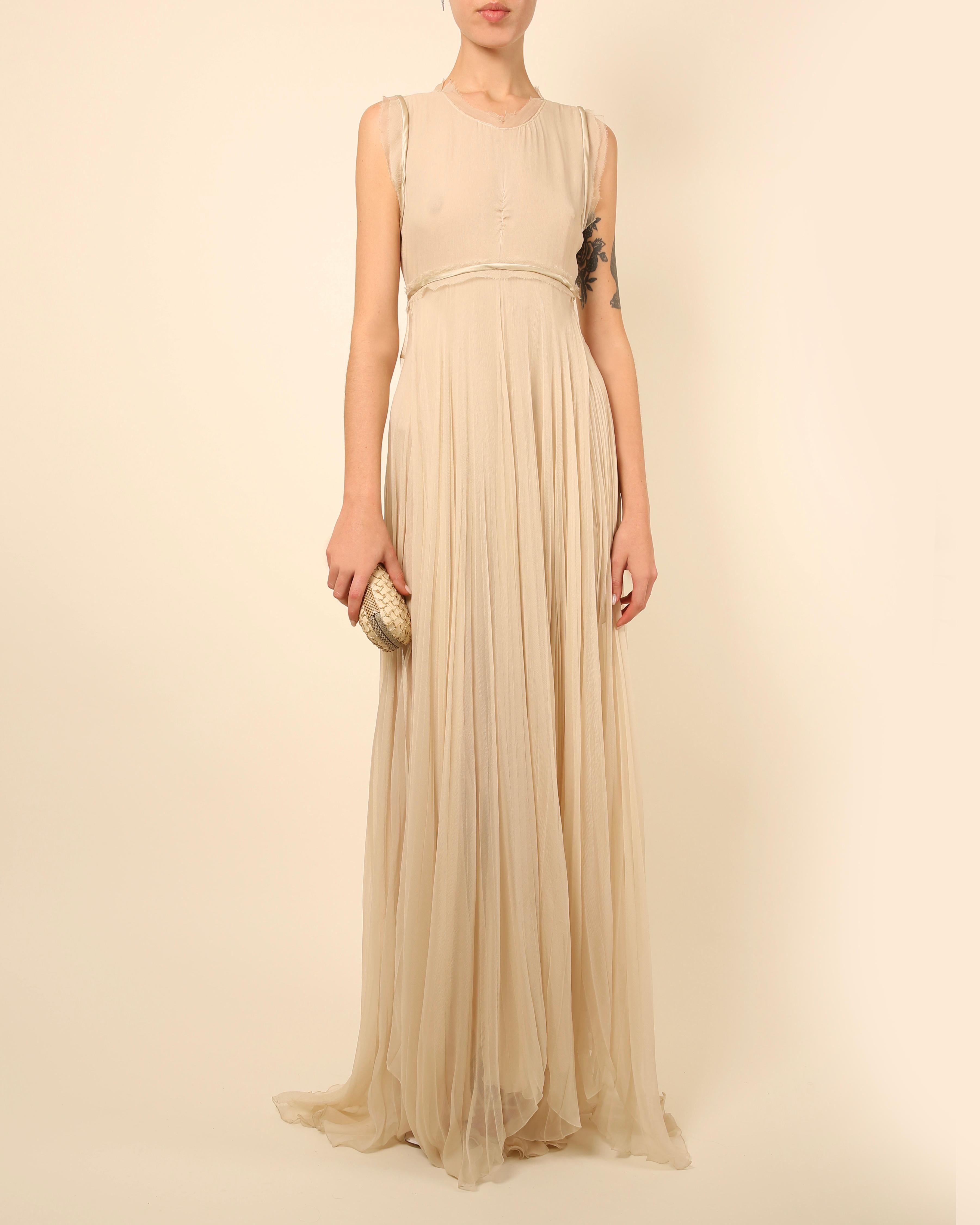 Abito da sposa Chloe S.S. White, avorio, beige, chiffon, seta, senza maniche. in vendita 2