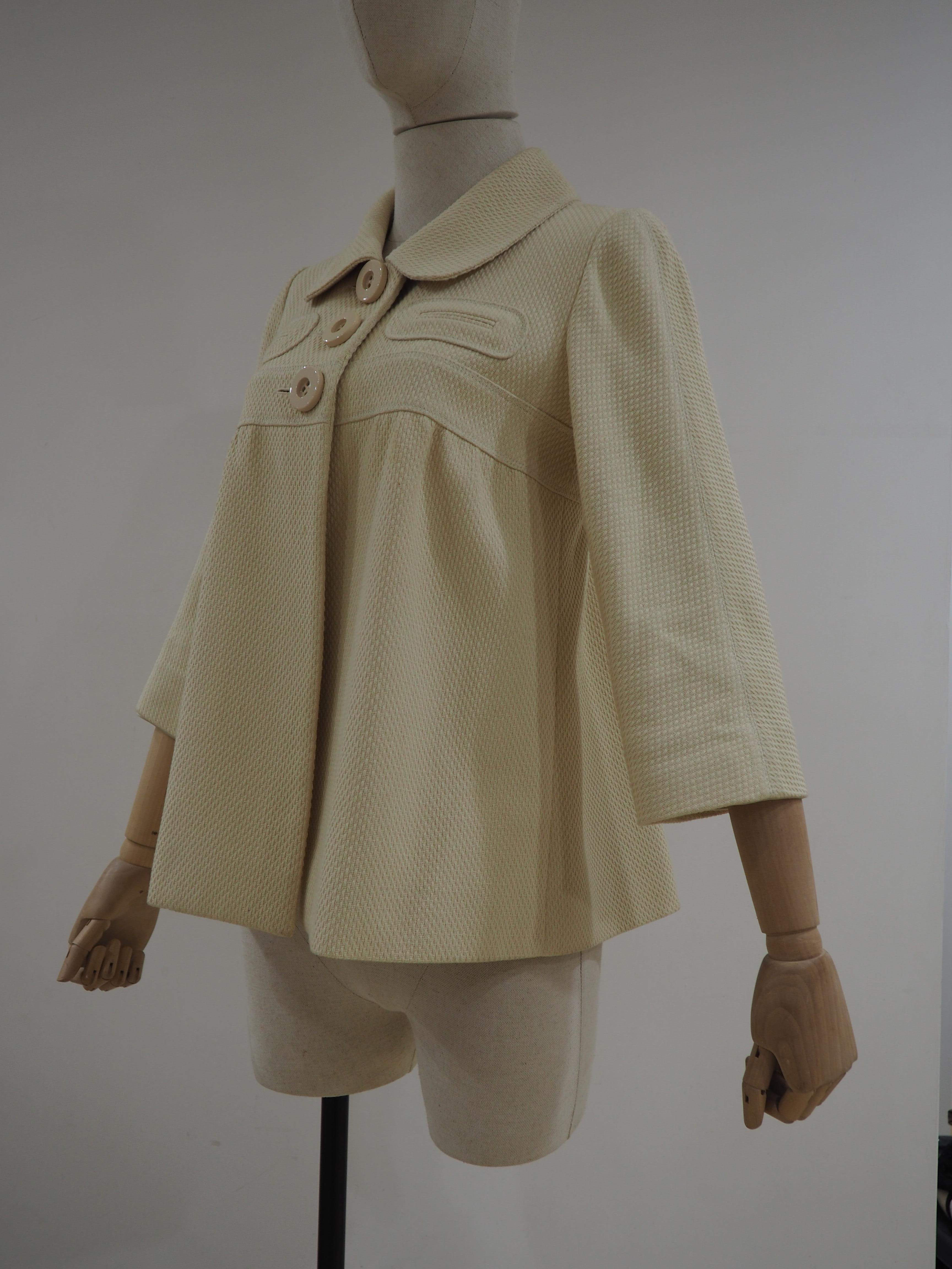 Chloè sable coat
totally made in France in size FR 40 