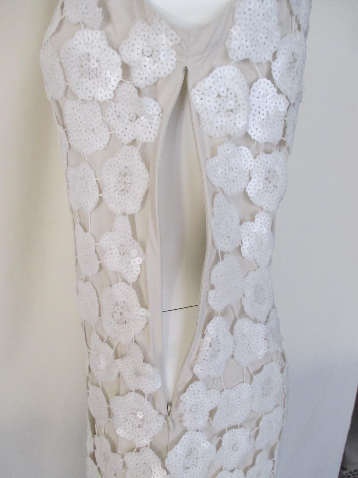  Chloe Sequin Flower Dress In Fair Condition For Sale In Amsterdam, NL