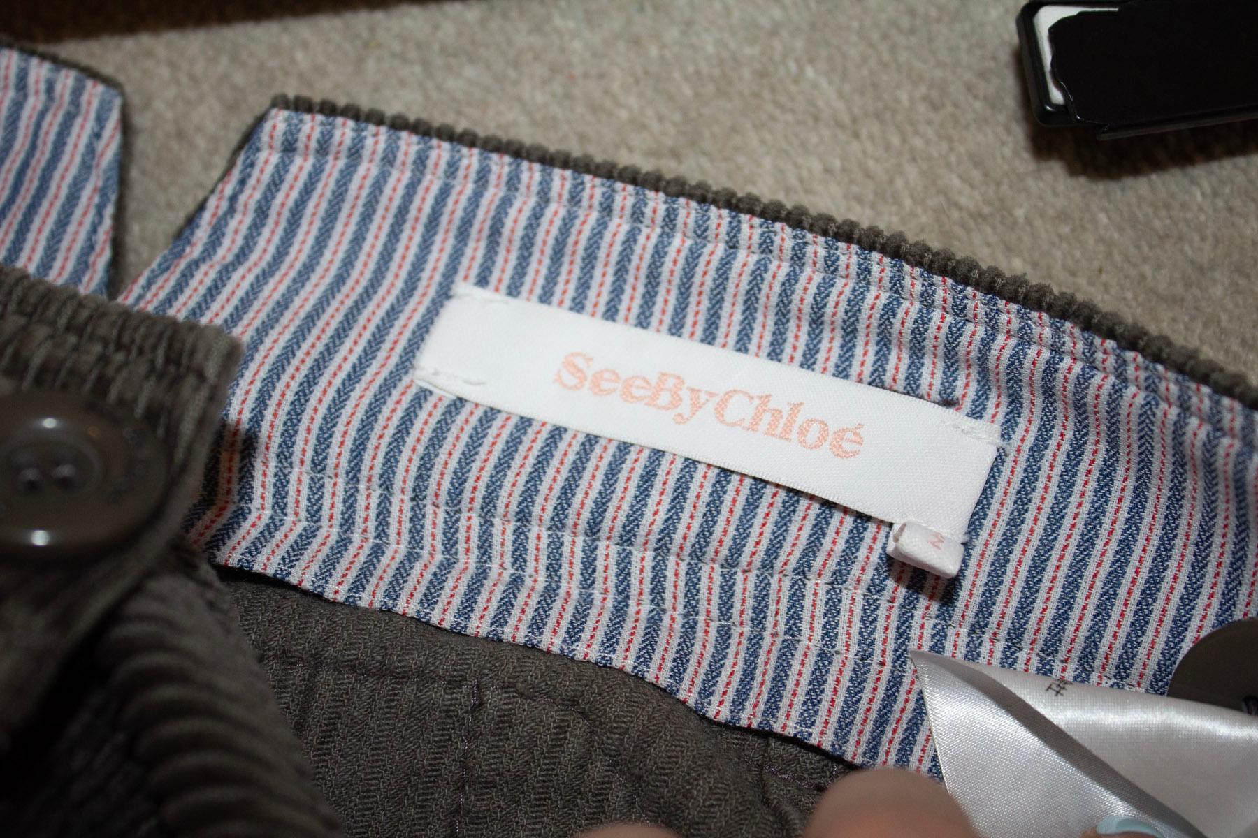 Chloe Soft Grey Cordroy Trousers In Good Condition For Sale In London, GB