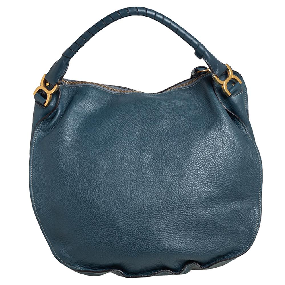 Chloés Marcie Hobo ist eine ansprechende Tasche:: die Sie mit Stil und Leichtigkeit durch den Wochentag bis zum Wochenende begleitet. Diese Marcie-Tasche ist aus Leder gefertigt und verfügt über zwei Griffe:: goldfarbene Beschläge und ein mit Stoff