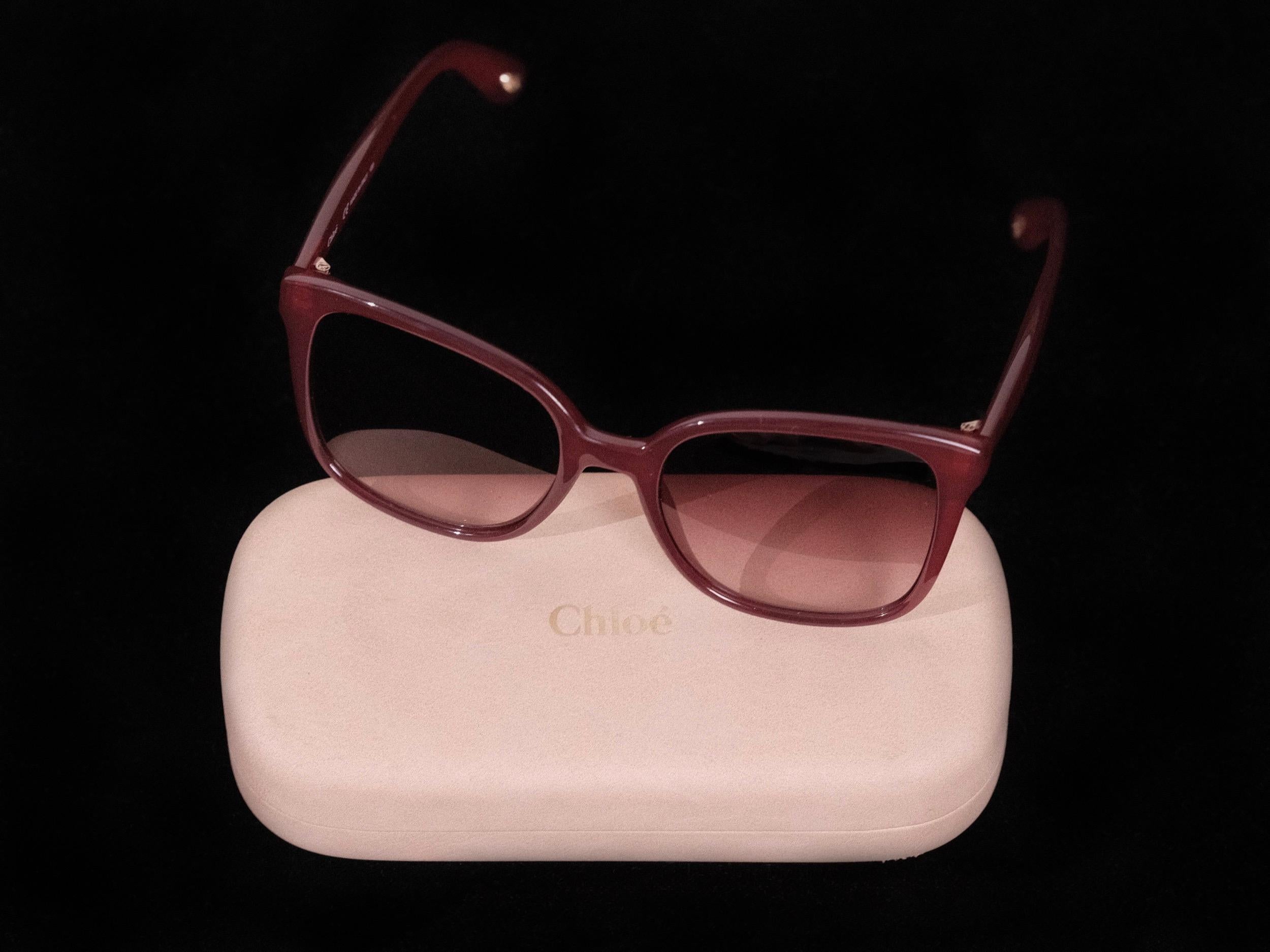 Chloé Sunglasses Square Burgundy Gradient Lens w/Case and Cloth 2000's  For Sale 6