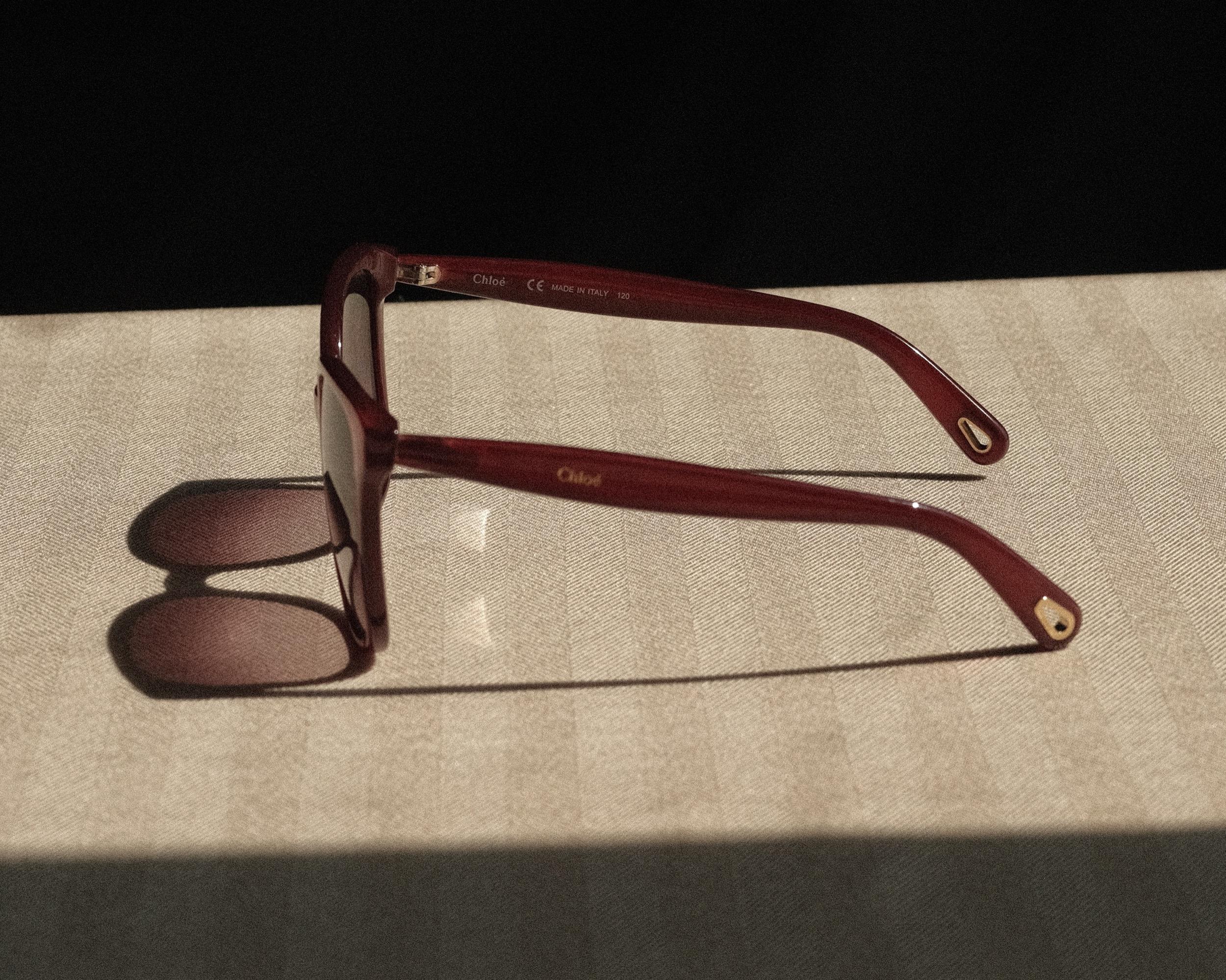Chloé Sunglasses Square Burgundy Gradient Lens w/Case and Cloth 2000's  For Sale 8