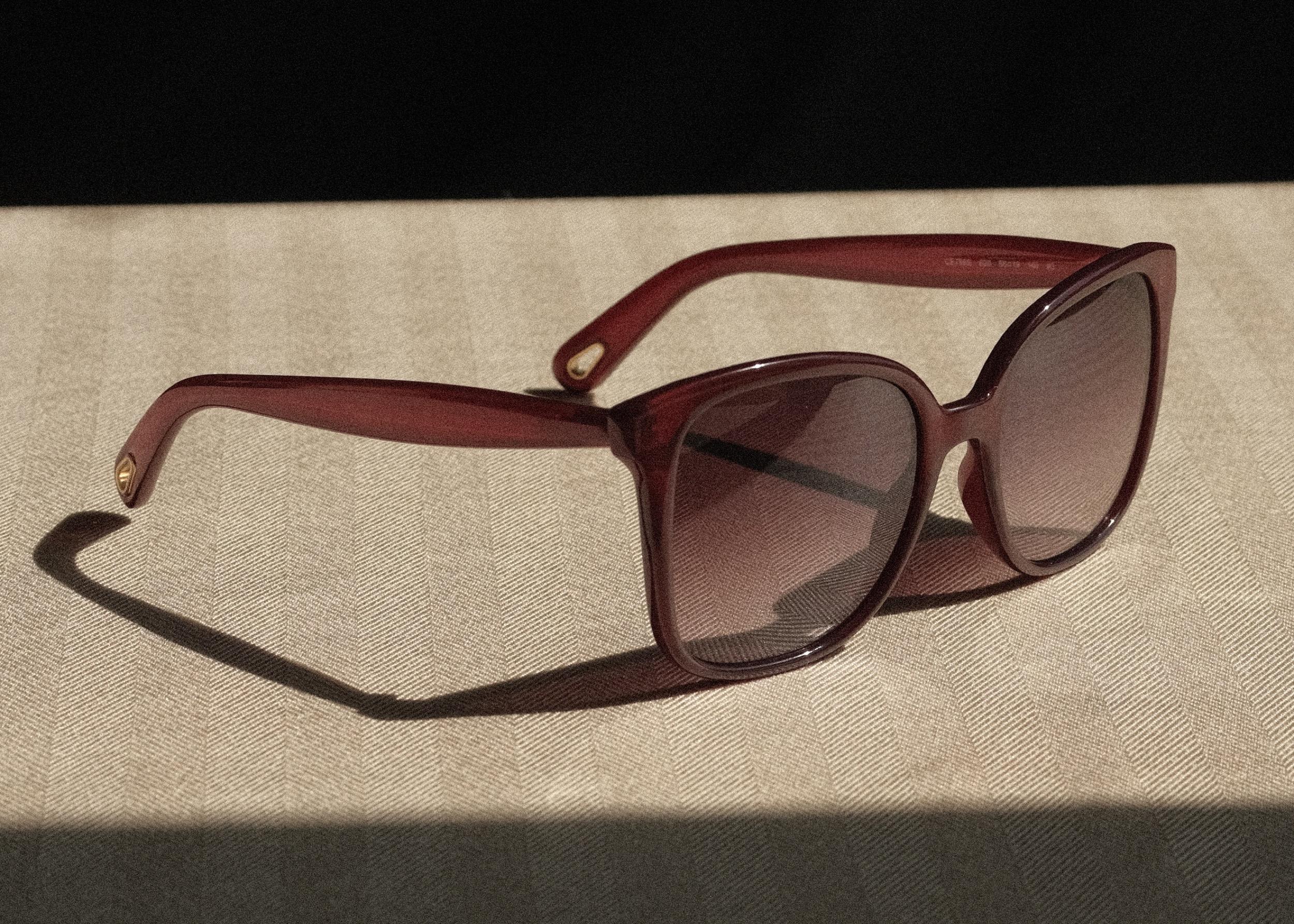 Chloé Sunglasses Square Burgundy Gradient Lens w/Case and Cloth 2000's  For Sale 9