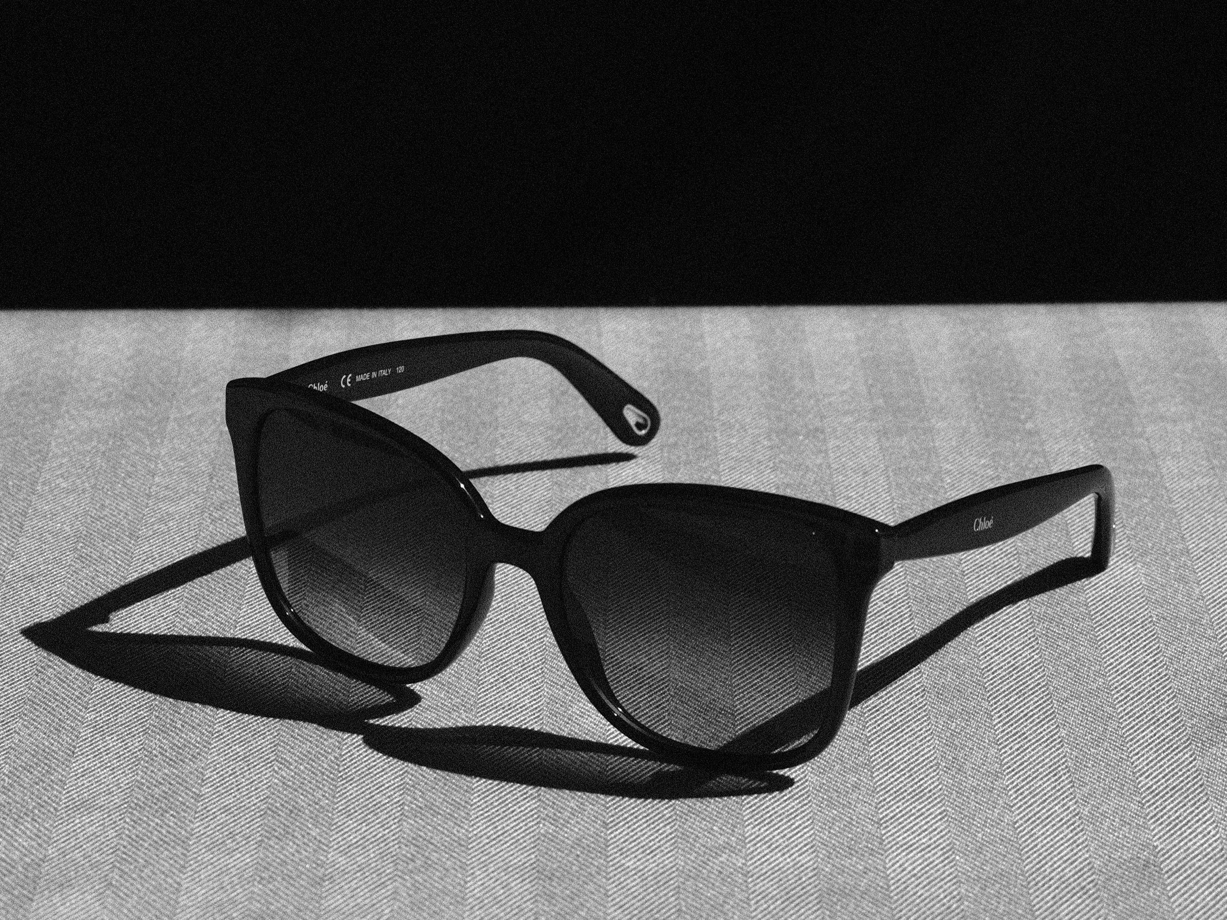 Chloé Sunglasses Square Burgundy Gradient Lens w/Case and Cloth 2000's  For Sale 11