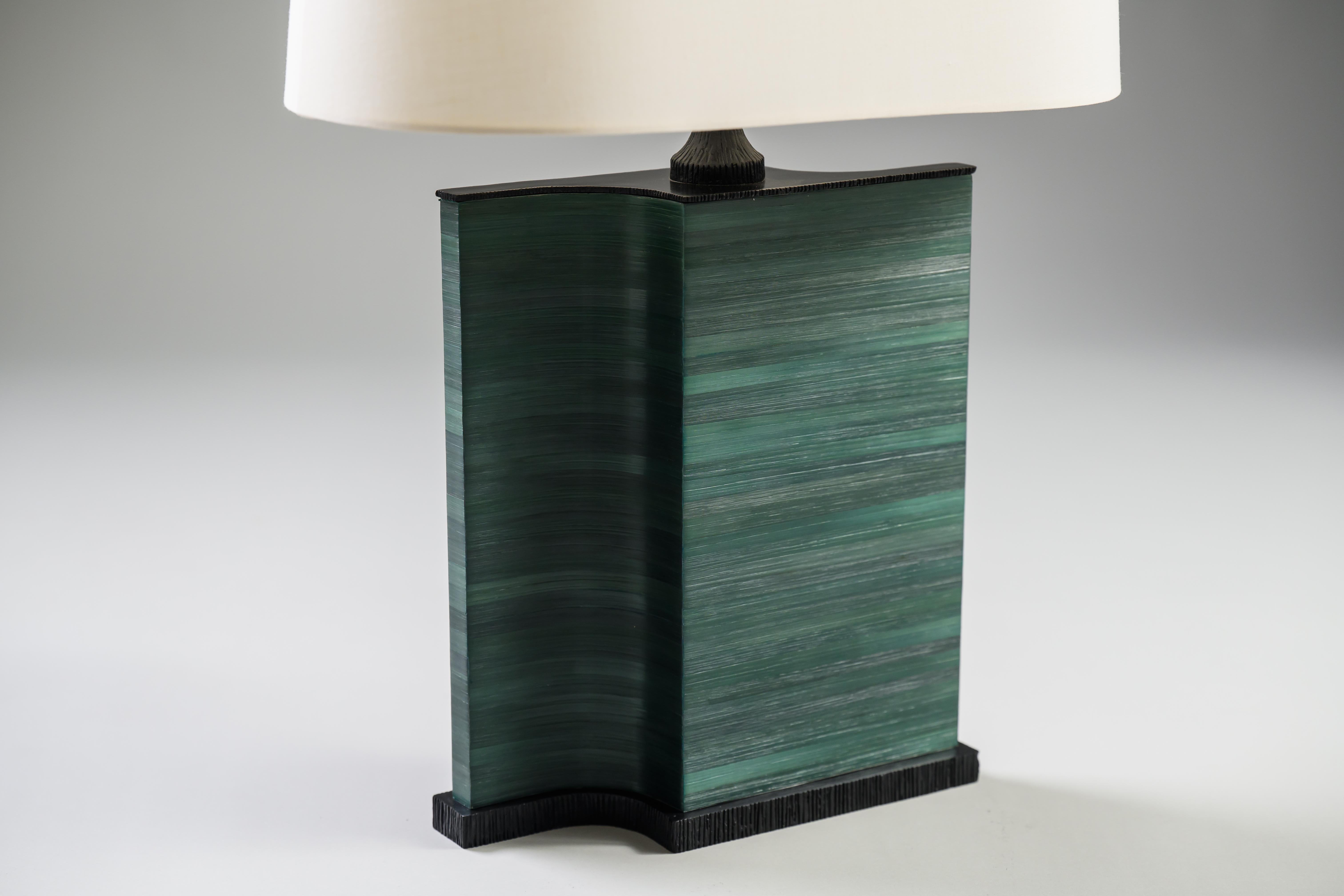 Lampada da tavolo Chloe in intarsio di paglia verde di Elan Atelier (in preordine) In condizioni Nuovo in vendita a New York, NY