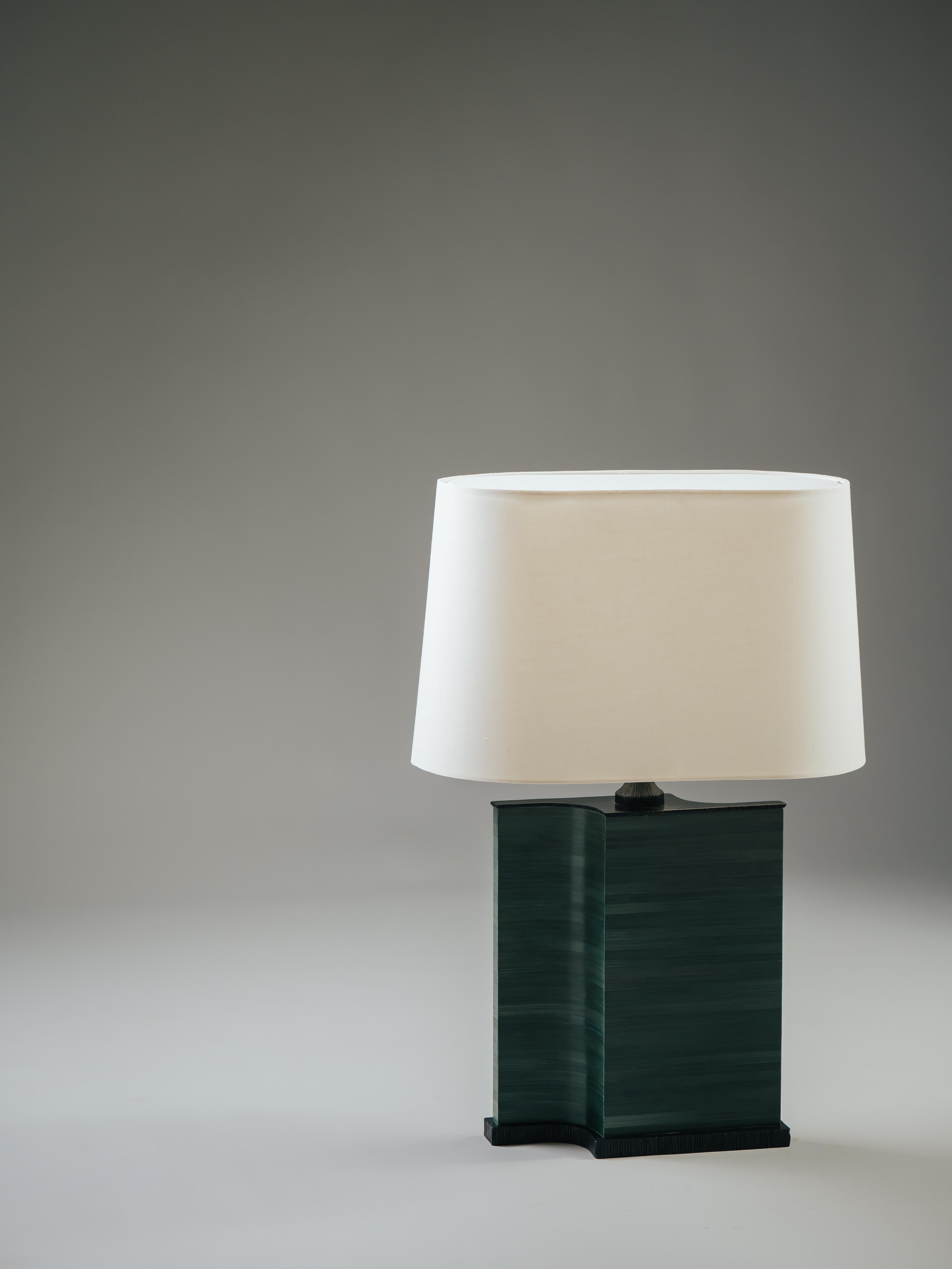 Tessuto Lampada da tavolo Chloe in intarsio di paglia verde di Elan Atelier (in preordine) in vendita