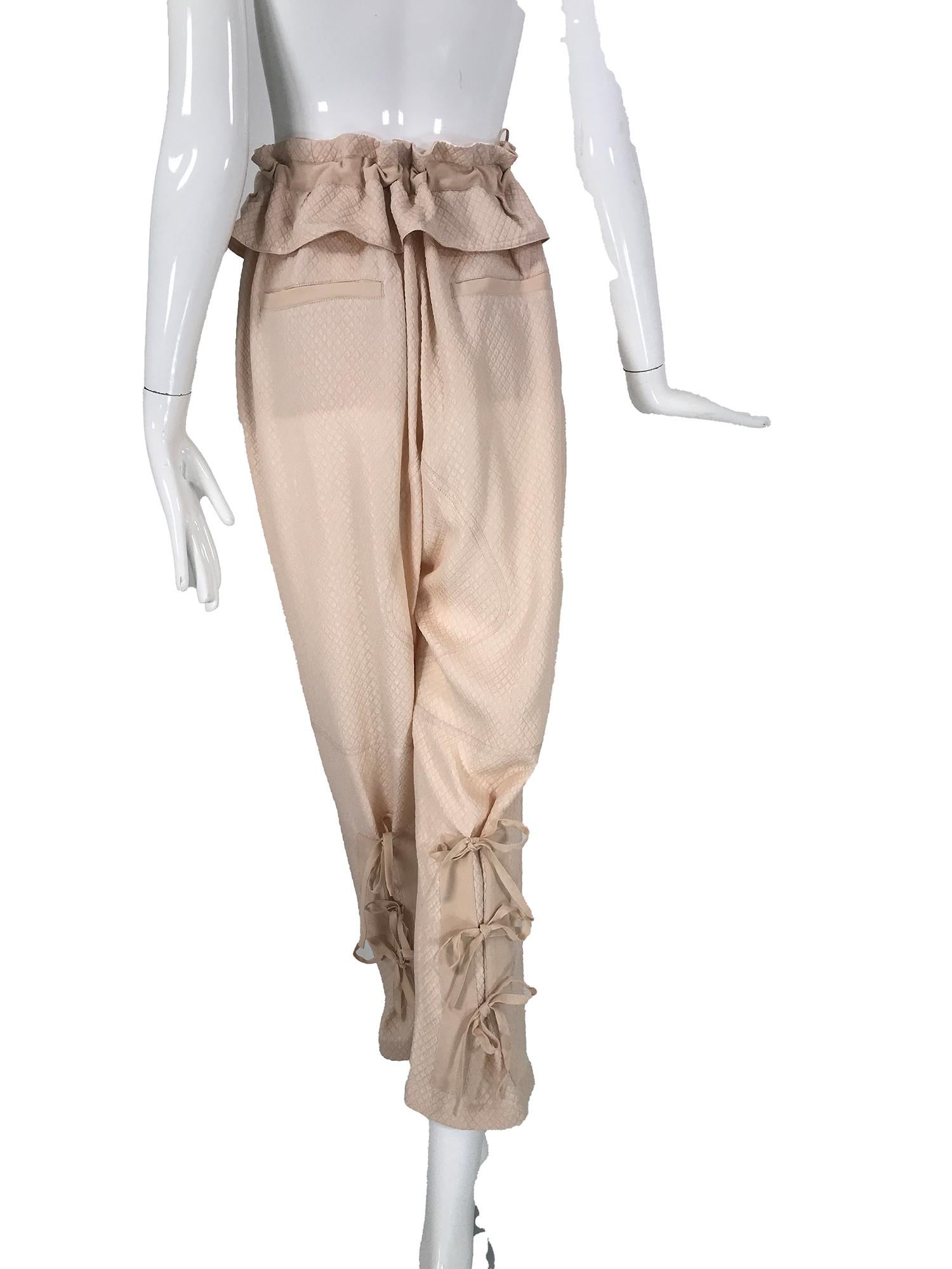 Chloe Taupe Diamond Weave Silk Paper Bag Waist Gathered Tie Leg Trouser In Good Condition For Sale In West Palm Beach, FL