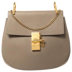 Chloe - Sac à bandoulière Drew moyen en cuir taupe