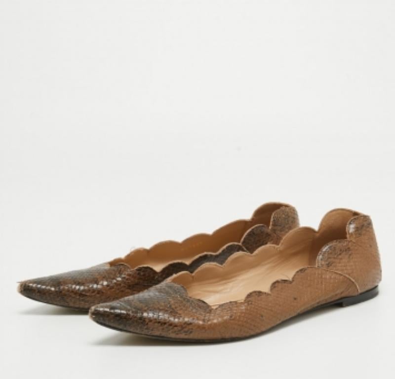 Chloe Two Tone Scalloped Embossed Python Pointed Toe Ballet Flats Size 40 en vente 3