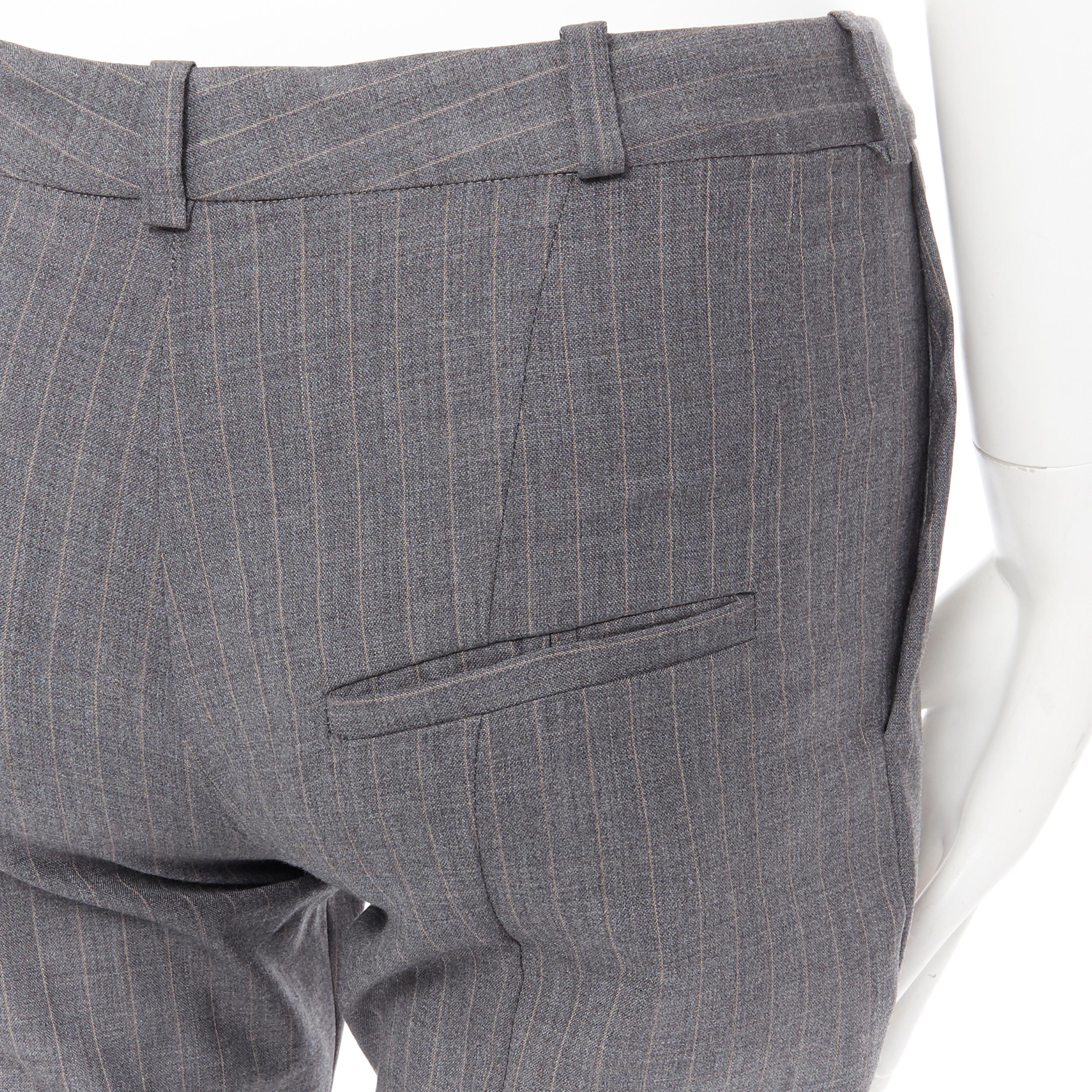 CHLOE Vintage 100% wool grey pinstripe low rise straight leg trousers pants FR34
Brand: Chloe
Model Name / Style: Pinstripe trouserse
Material: Wool
Color: Grey
Pattern: Striped
Closure: Zip
Extra Detail: Concealed hook bar zip fly closure. Dual