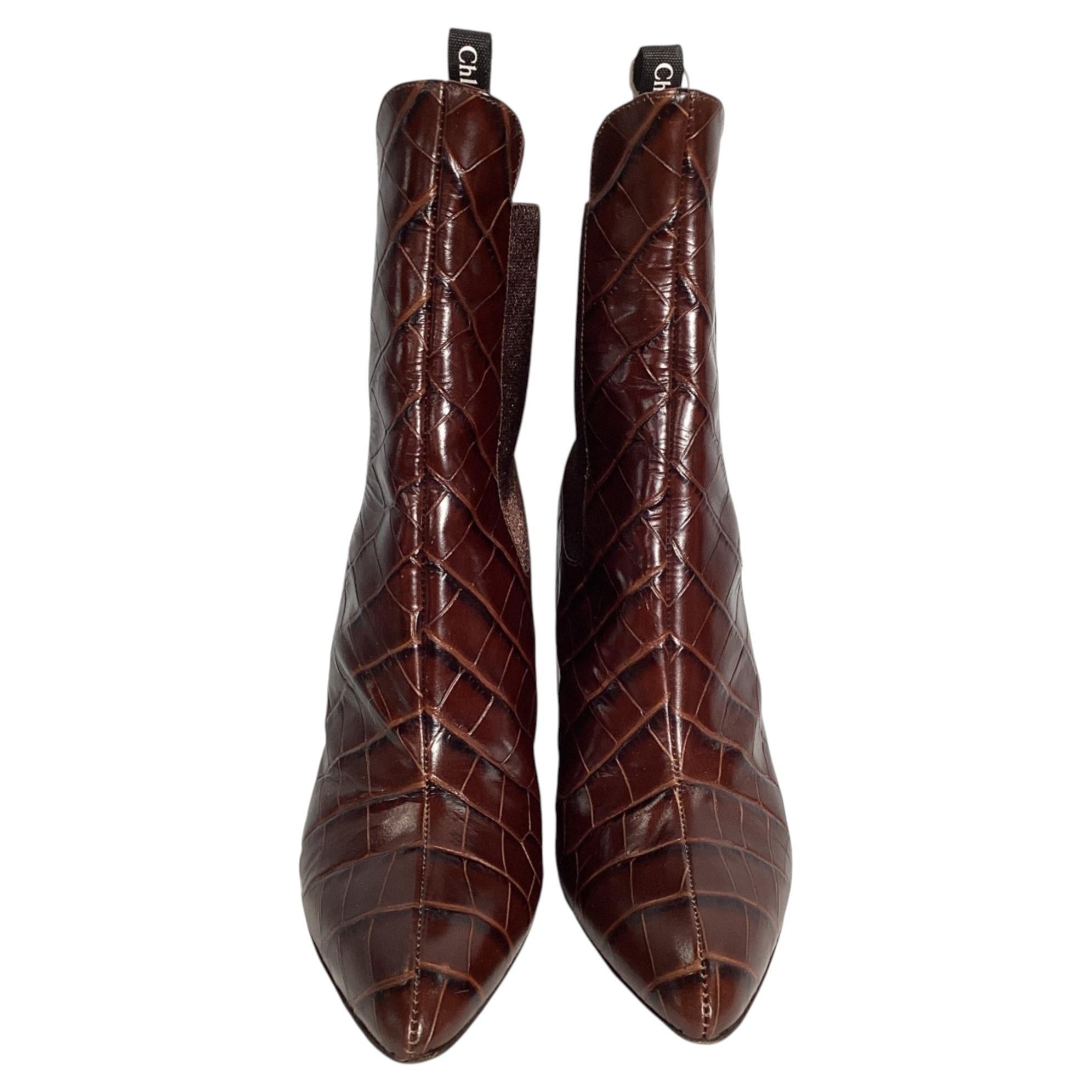 Chloé Wave Crocodile-Embossed Ankle Boots in Brown Leather For Sale