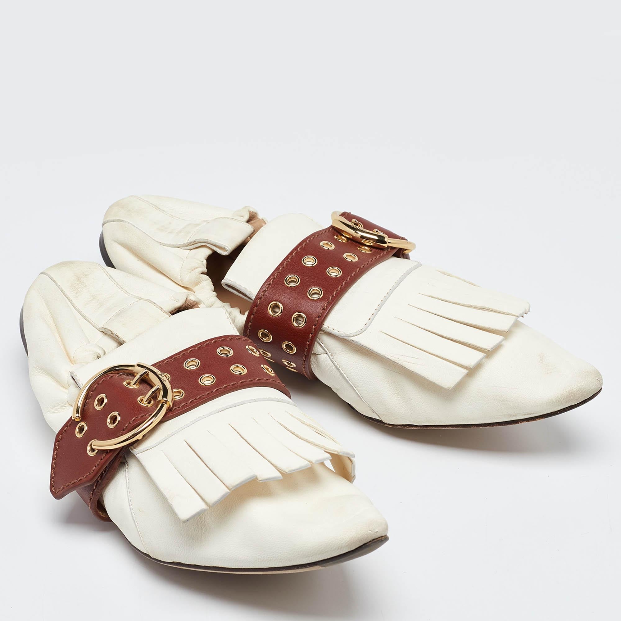 Chloe White/Brown Leather Fringe Ballet Flats Size 41 In Fair Condition For Sale In Dubai, Al Qouz 2