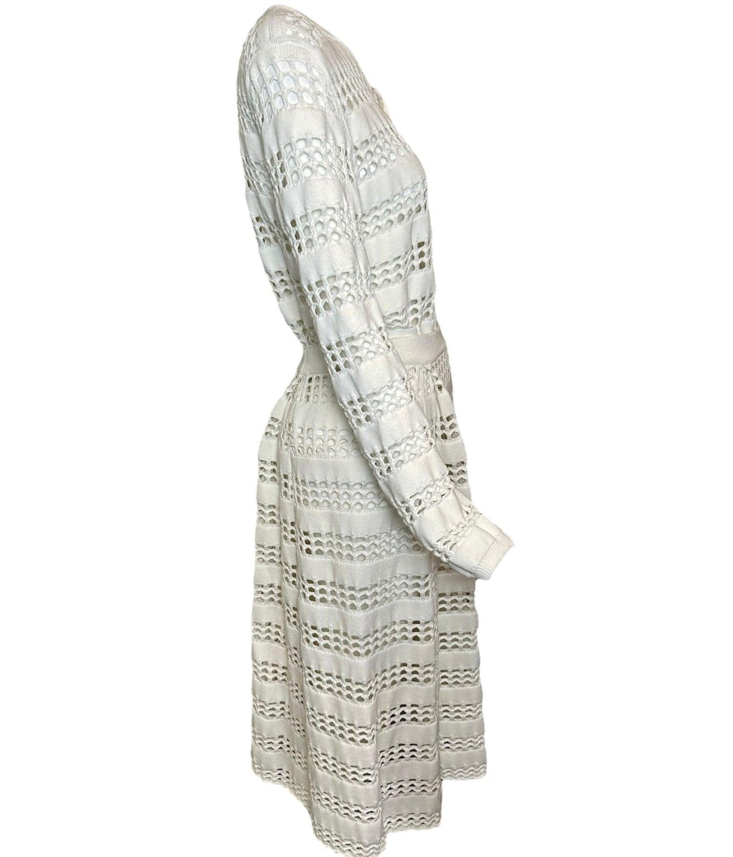 Traje de Conjunto Chloe Blanco de Punto Eyelet Gris en venta