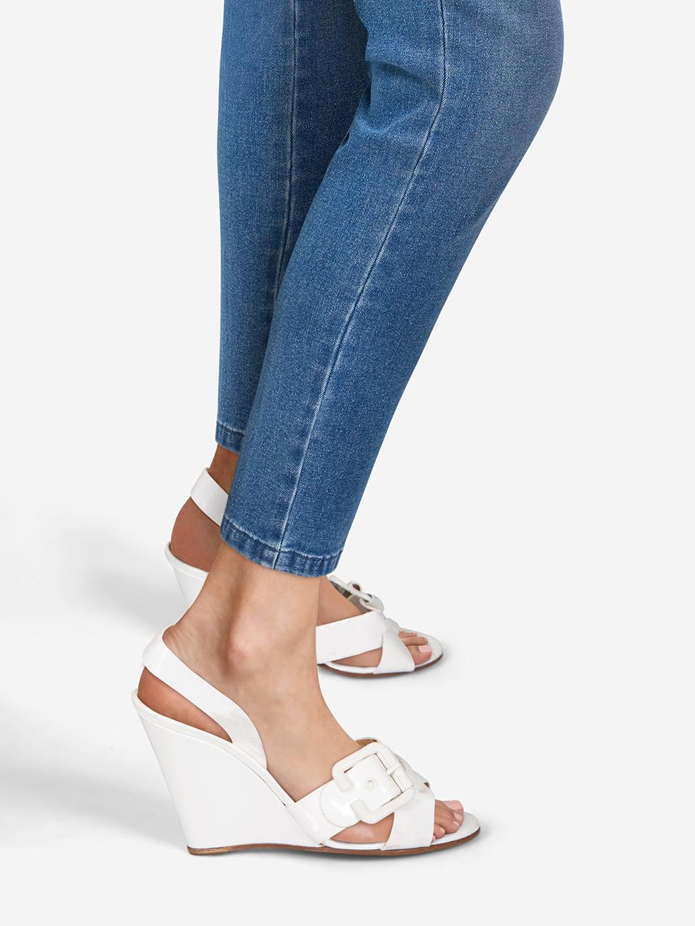 CONDITION is Good. Minor wear to heels is evident. Light signs of wear to the heels, toe area, the straps, buckle and both sides of both shoes where there is discolouration. There is a glue mark to the right side of the left shoe on this used Chloé