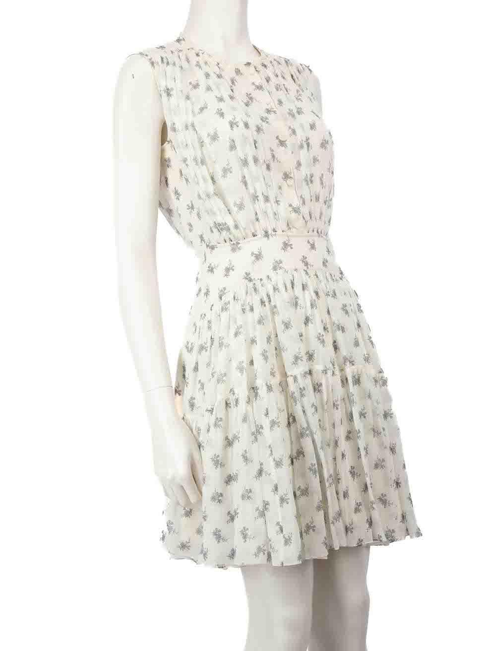 CONDITION is Very good. Minimal wear to dress is evident. Minimal wear to the front near the button is seen with a discolouration mark on this used Chloé designer resale item.
 
 
 
 Details
 
 
 White
 
 Silk
 
 Dress
 
 Grey floral print
 
