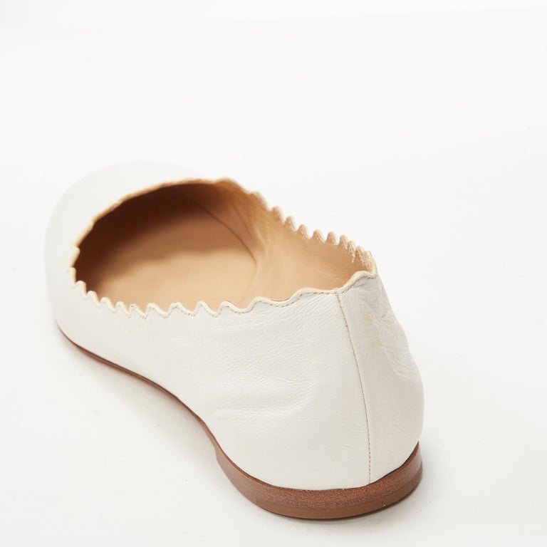 BRUSHED CUT-OUT BALLERINA FLAT IN WHITE CALFSKIN