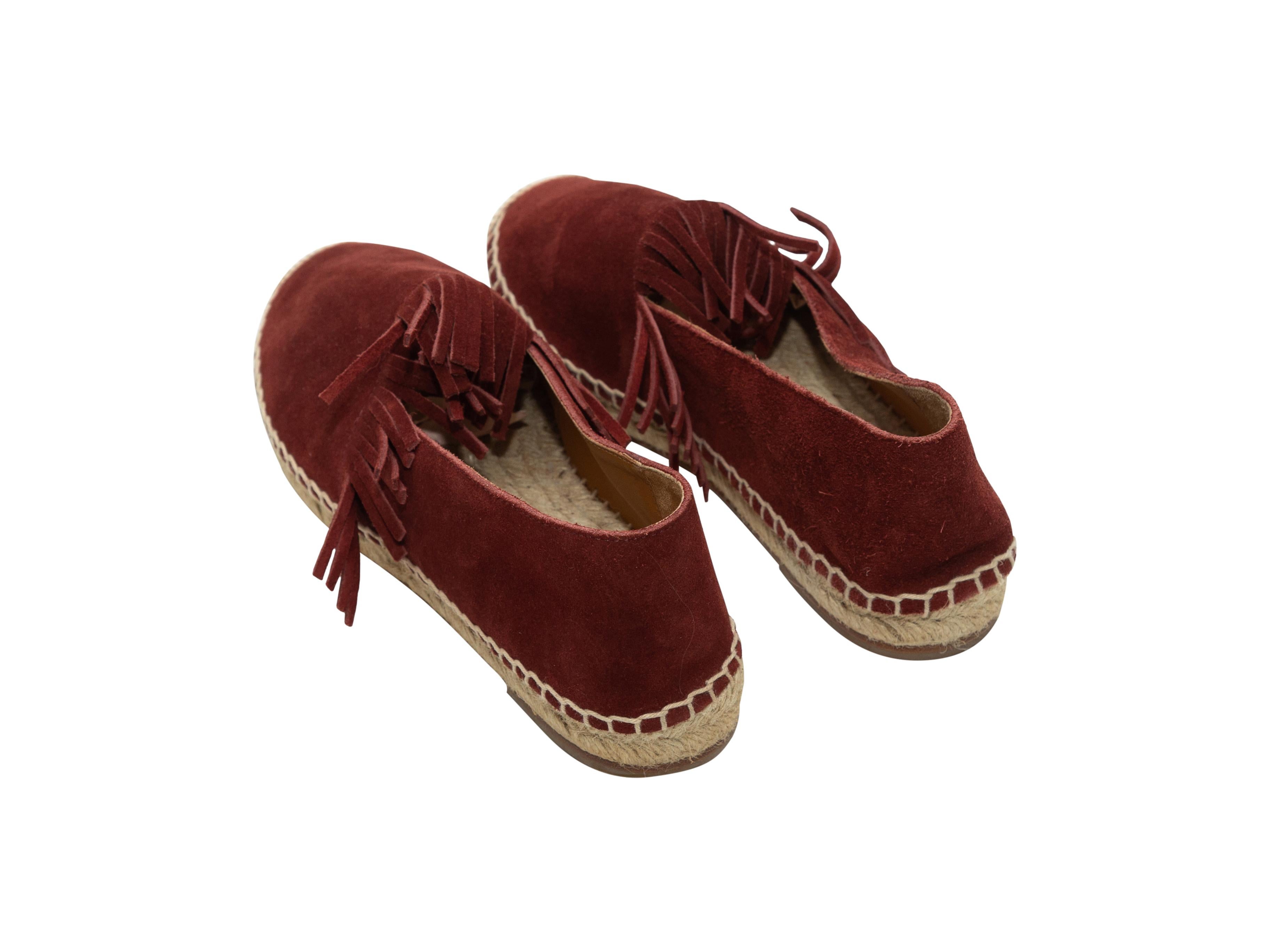Chloe Wine Suede Fringe-Trimmed Espadrille Loafers In Good Condition In New York, NY