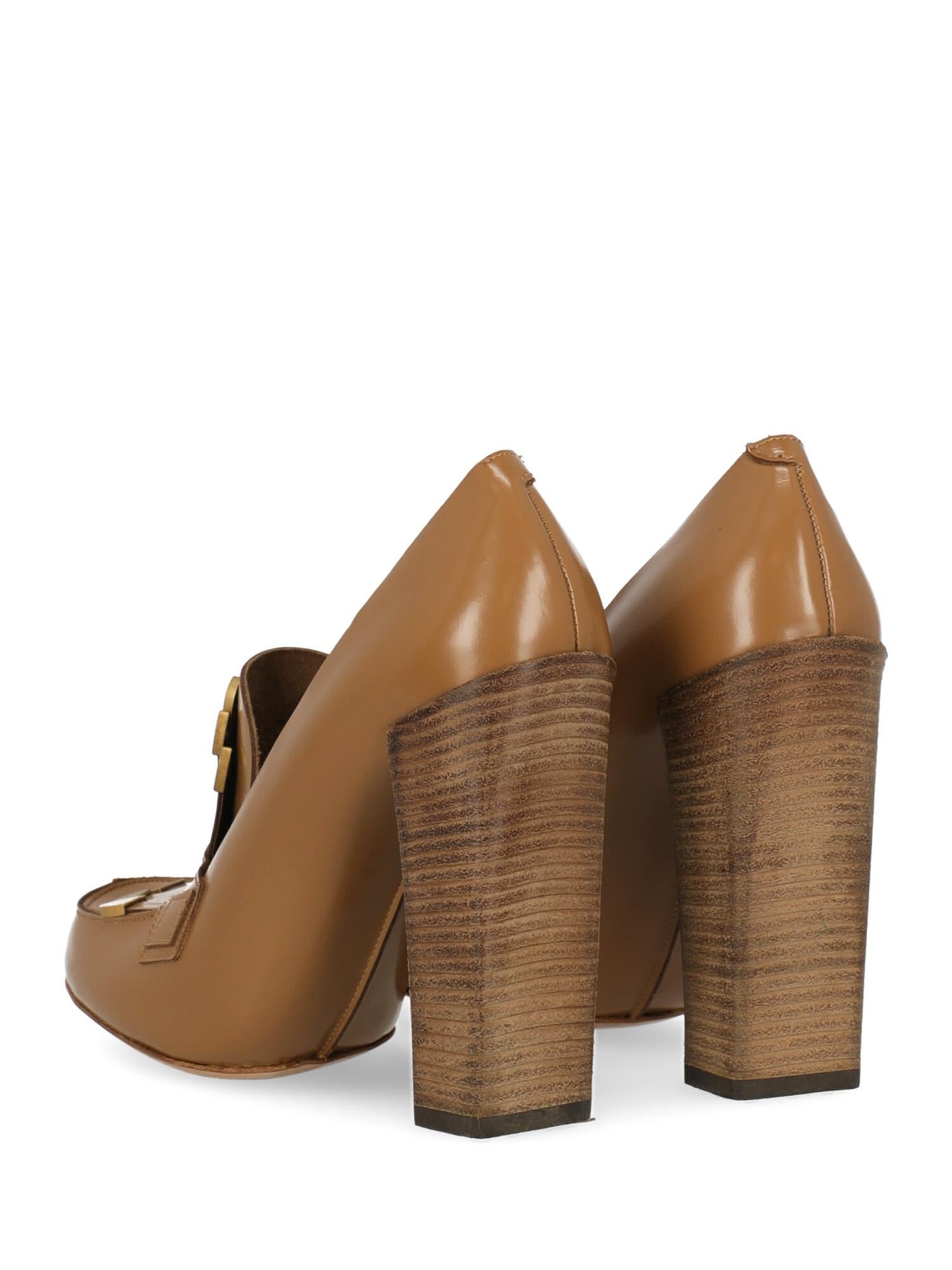 camel color pumps