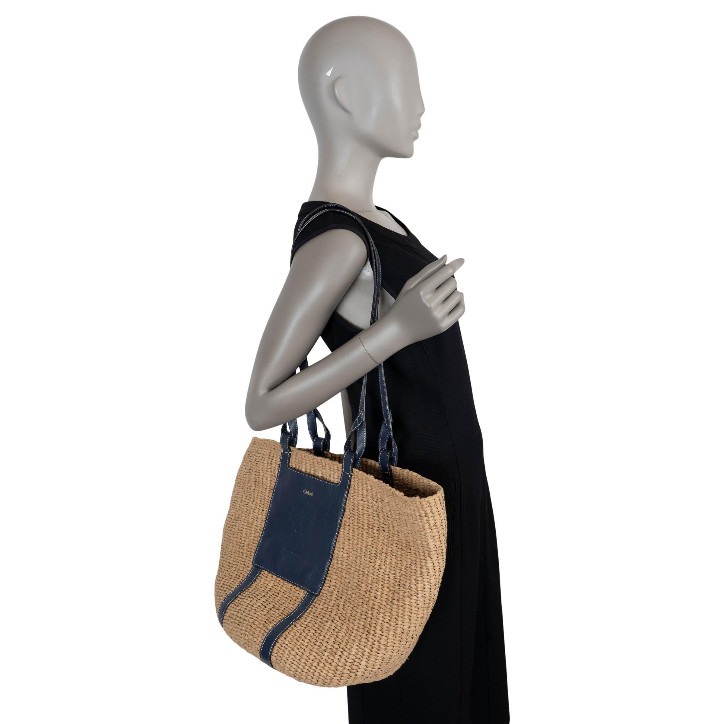 CHLOE x MIFUKO sac cabas LARGE BASKET 2022 en raphia naturel et bleu en vente 5