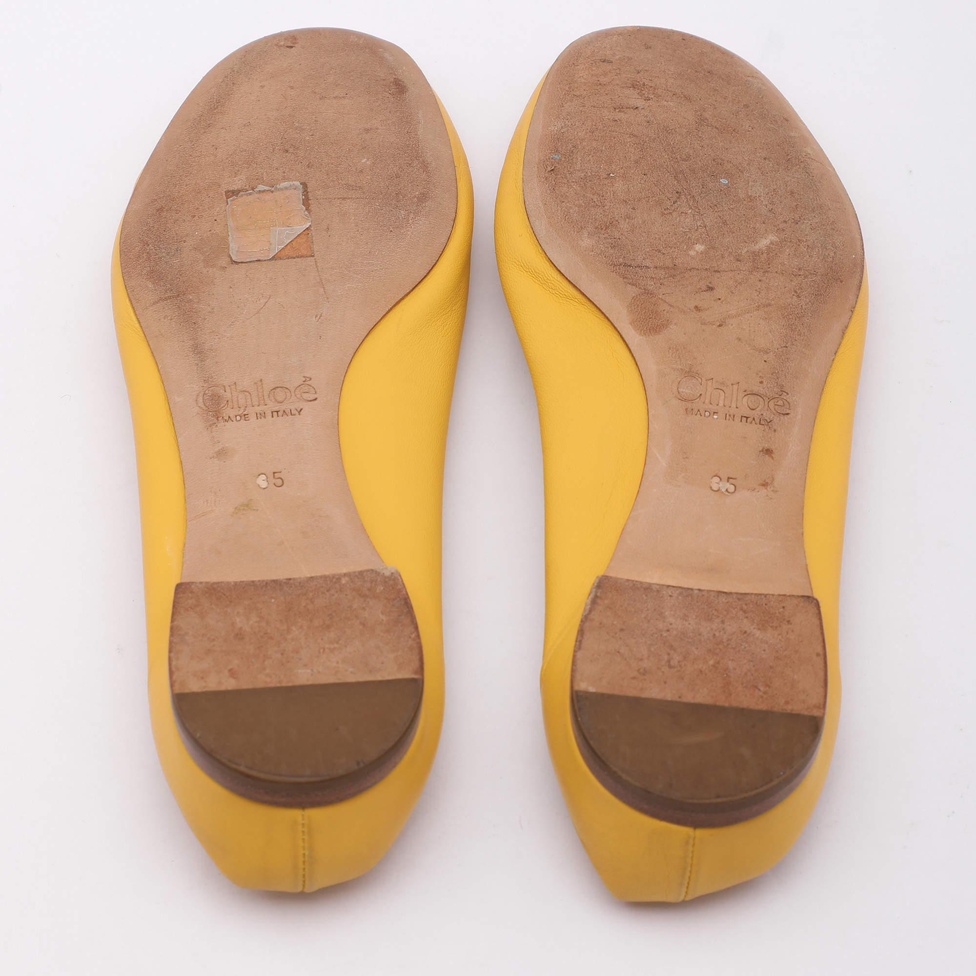 Chloe Ballerines festonnées en cuir jaune taille 35 en vente 1